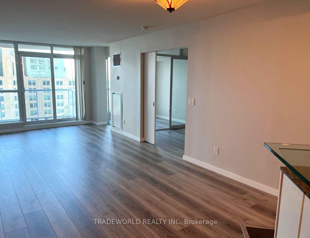 Photo 2 of Unit 1009, 8 York Street, Toronto, Waterfront Communities — HOMEH