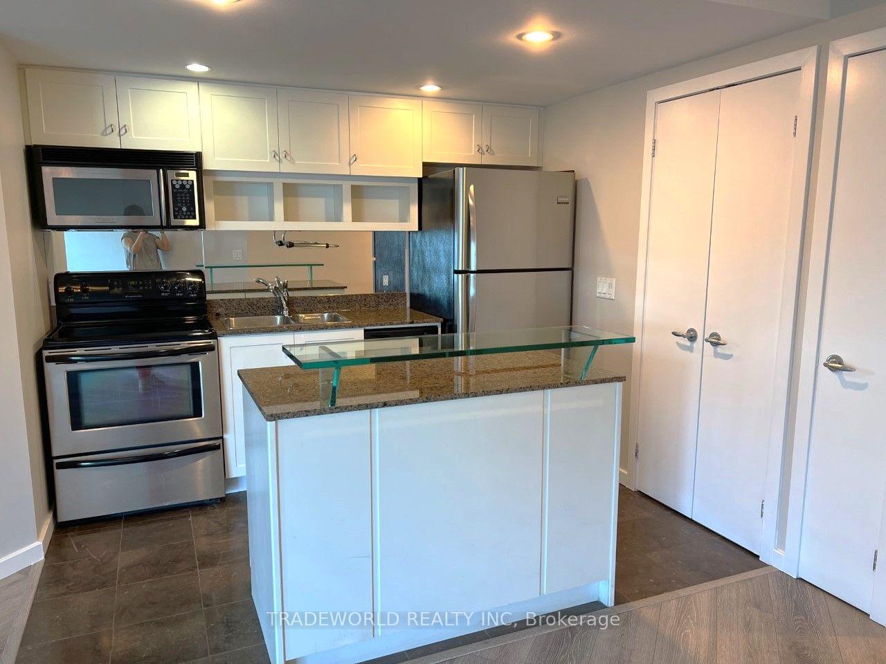 Photo 5 of Unit 1009, 8 York Street, Toronto, Waterfront Communities — HOMEH
