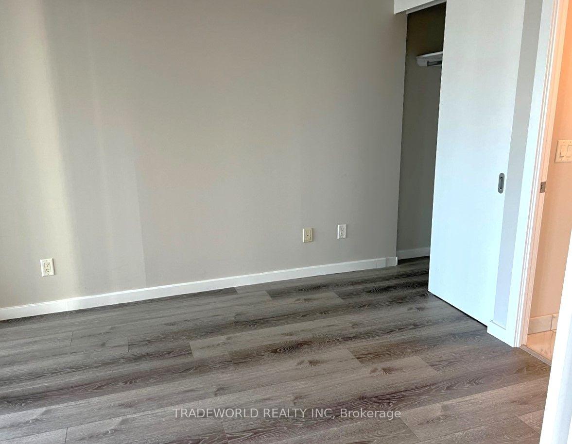 Photo 9 of Unit 1009, 8 York Street, Toronto, Waterfront Communities — HOMEH
