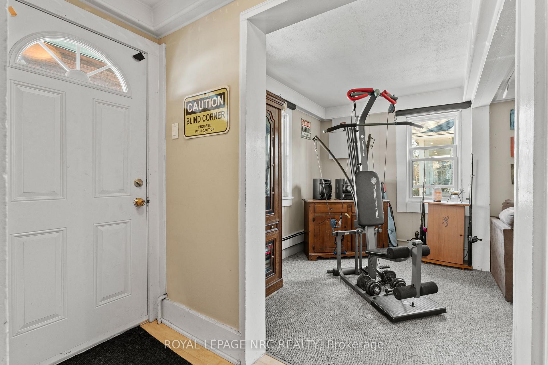 Photo 4 of 42 Leeper Street, St. Catharines, Western Hill — HOMEH