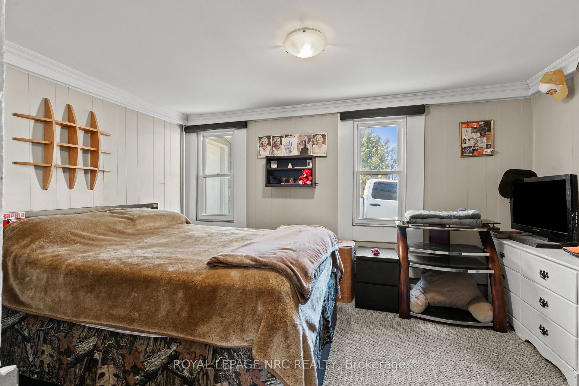 Photo 10 of 42 Leeper Street, St. Catharines, Western Hill — HOMEH