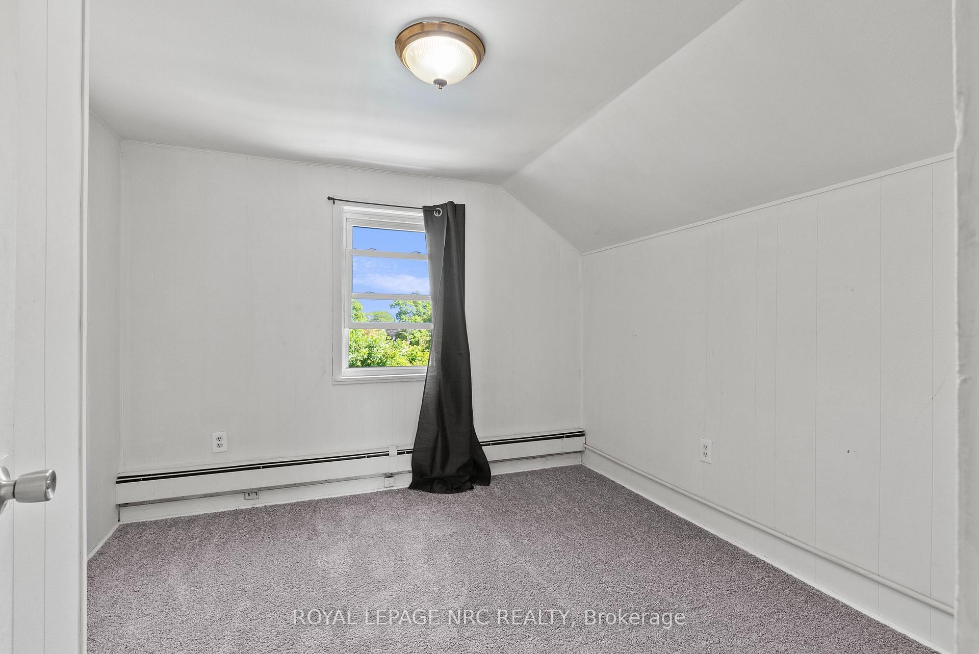 Photo 20 of 42 Leeper Street, St. Catharines, Western Hill — HOMEH