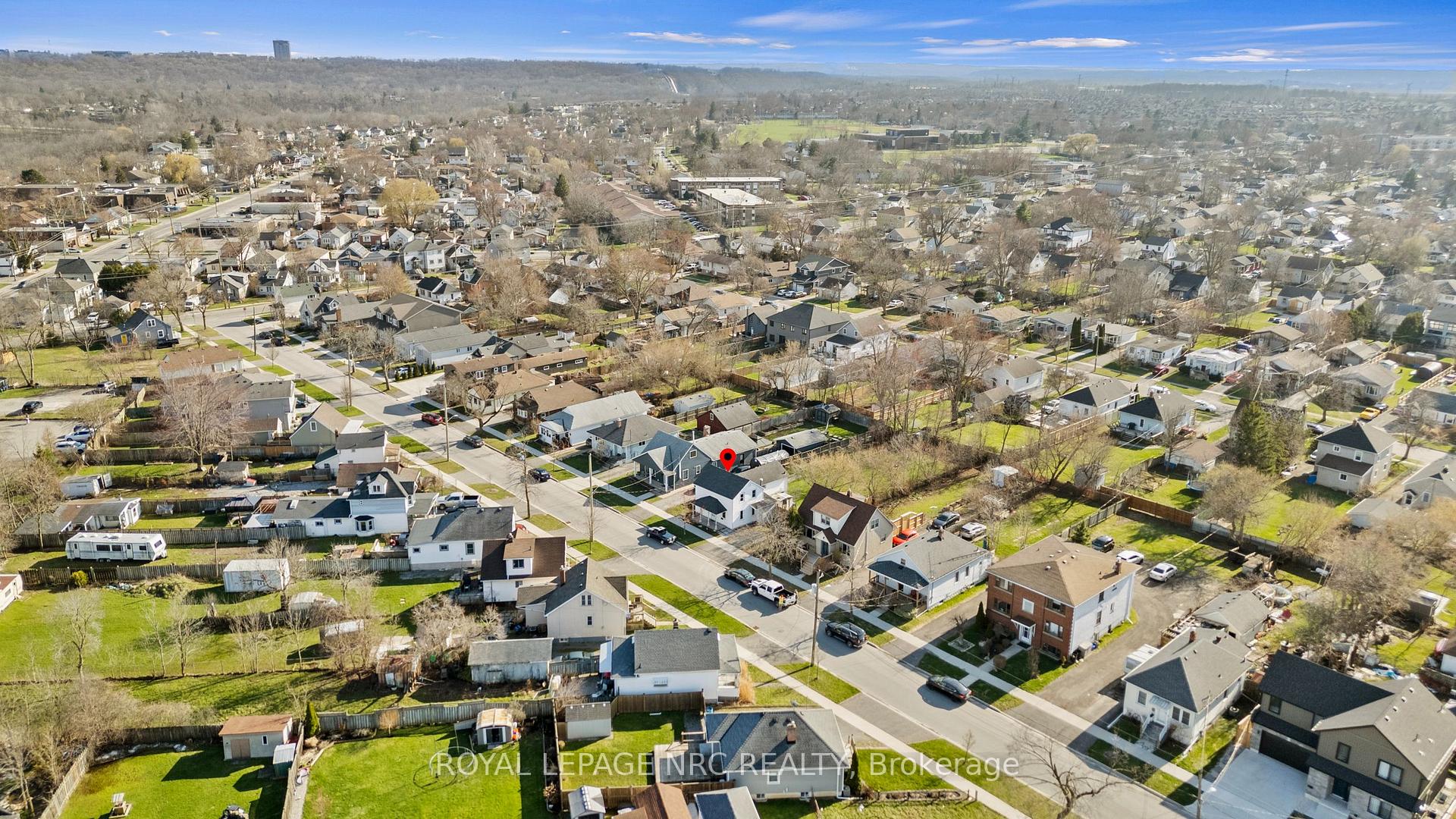 Photo 33 of 42 Leeper Street, St. Catharines, Western Hill — HOMEH