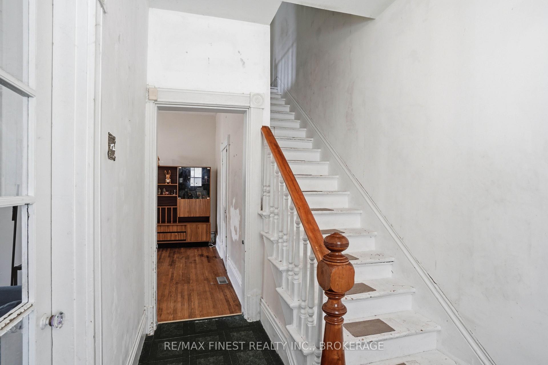 Photo 3 of 46 Catharine Street, Belleville, Thurlow Ward — HOMEH