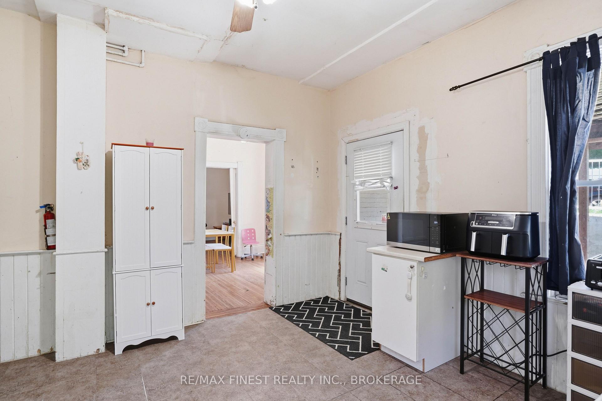 Photo 11 of 46 Catharine Street, Belleville, Thurlow Ward — HOMEH