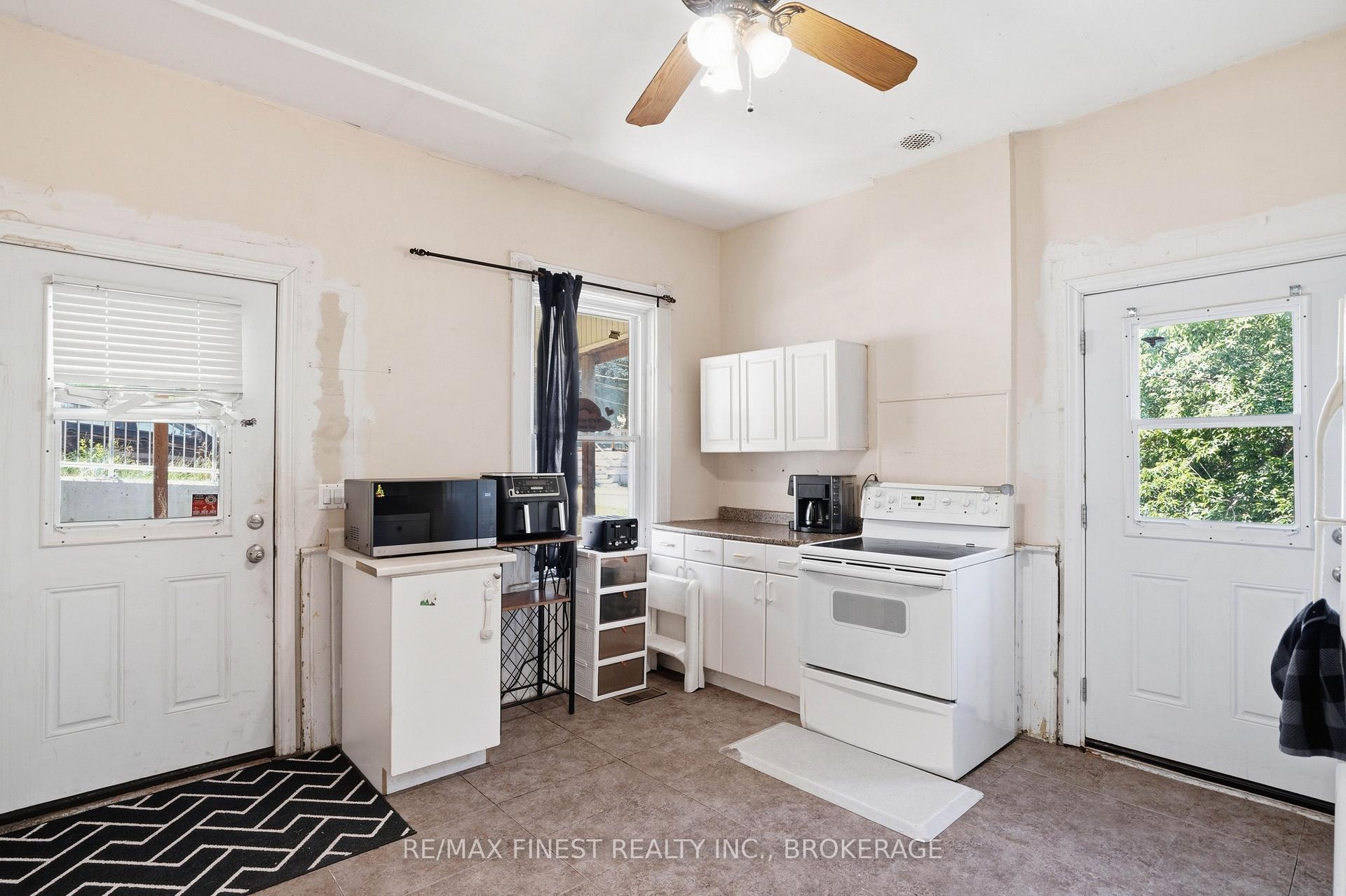 Photo 12 of 46 Catharine Street, Belleville, Thurlow Ward — HOMEH