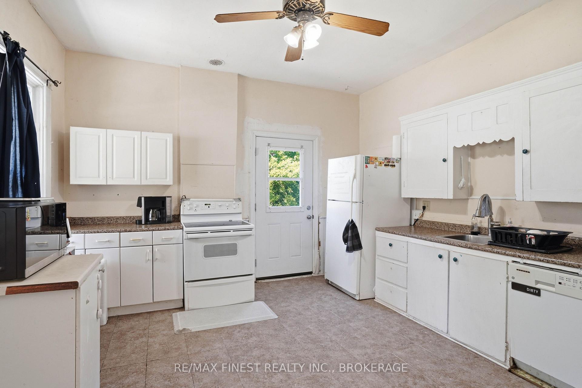 Photo 14 of 46 Catharine Street, Belleville, Thurlow Ward — HOMEH