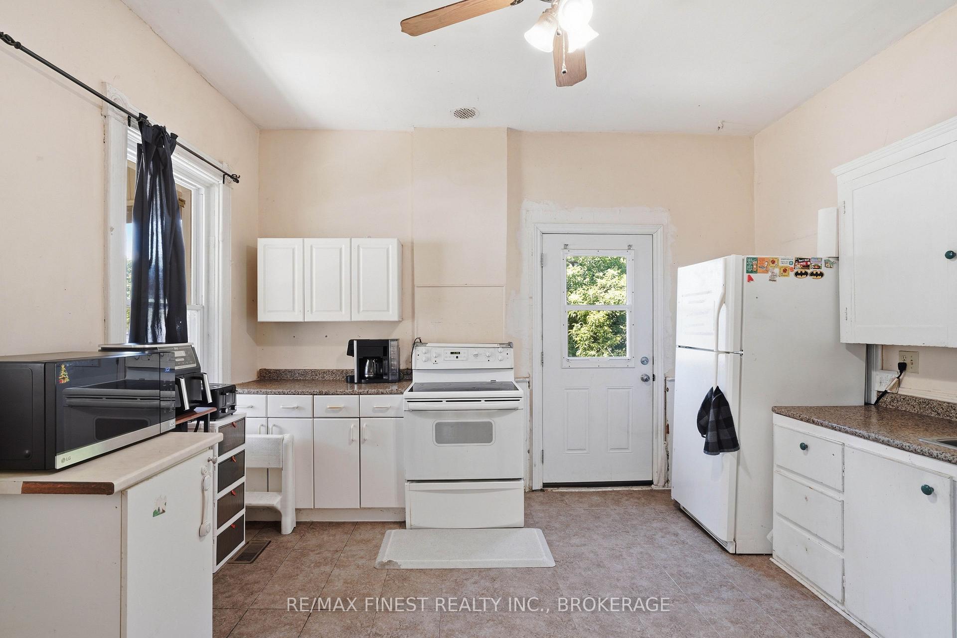 Photo 15 of 46 Catharine Street, Belleville, Thurlow Ward — HOMEH