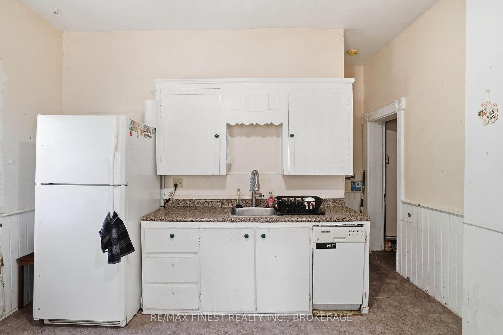 Photo 16 of 46 Catharine Street, Belleville, Thurlow Ward — HOMEH