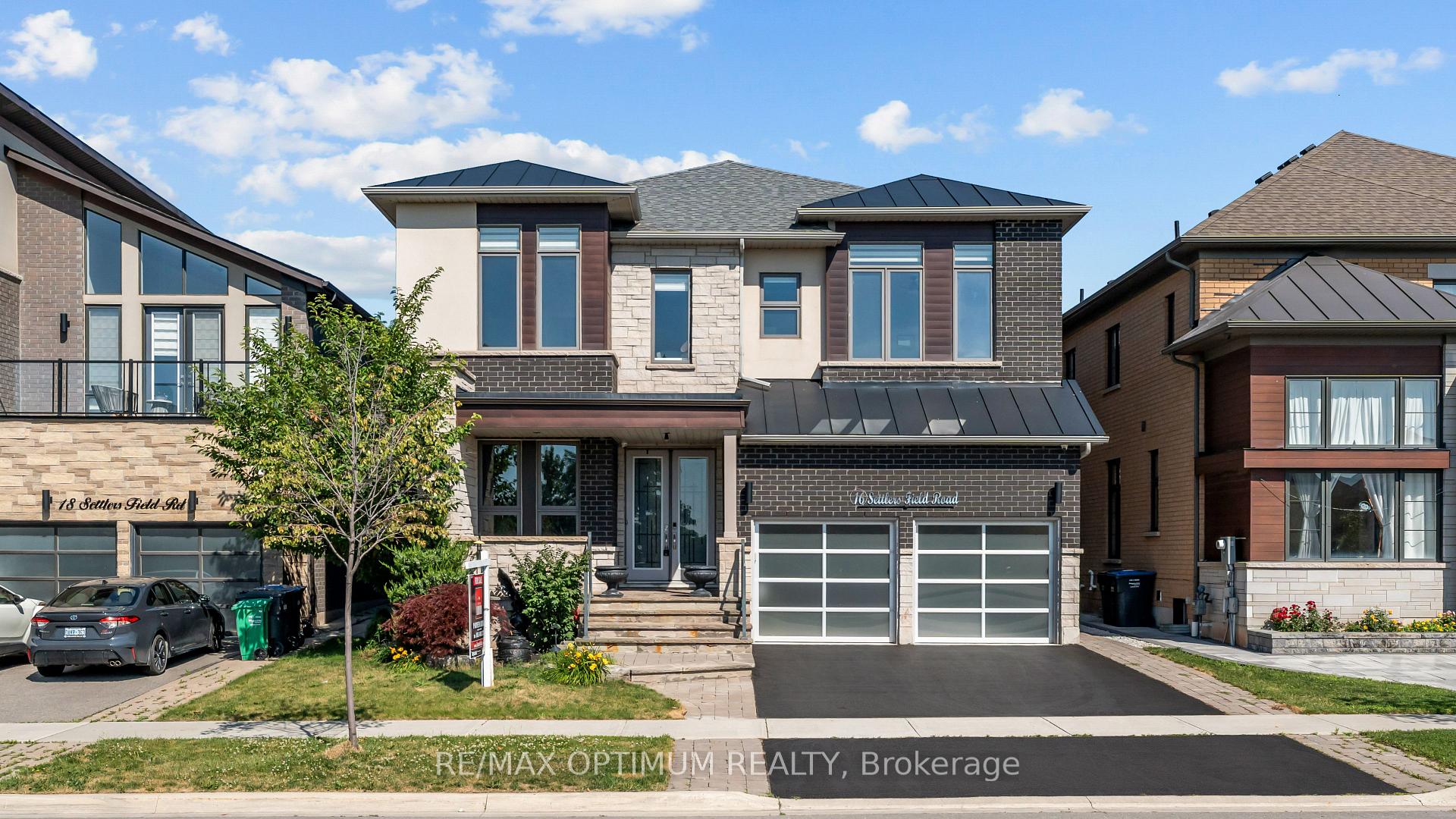 Photo 1 of 16 Settlers Field Road, Brampton, Credit Valley — HOMEH