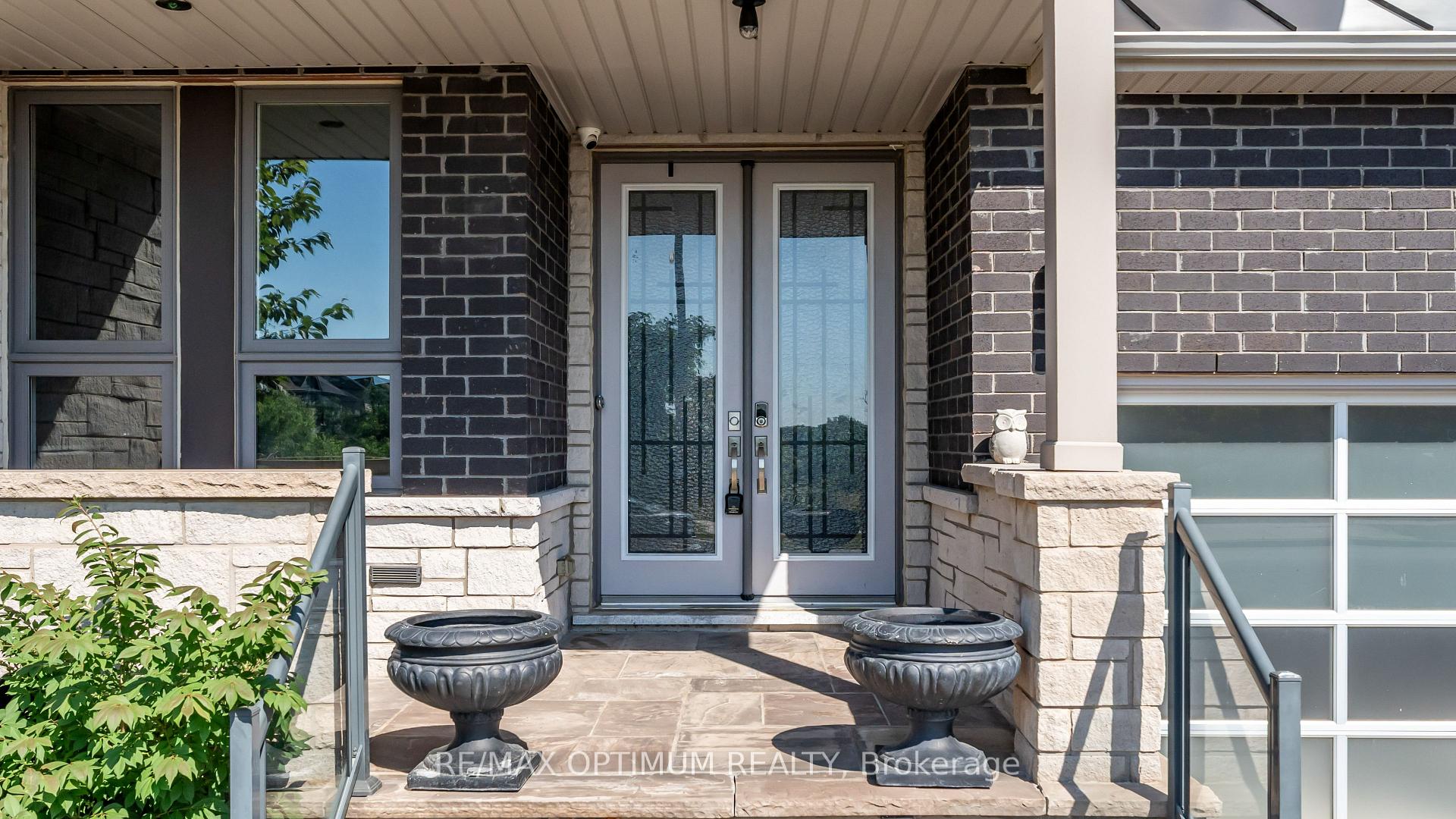 Photo 2 of 16 Settlers Field Road, Brampton, Credit Valley — HOMEH