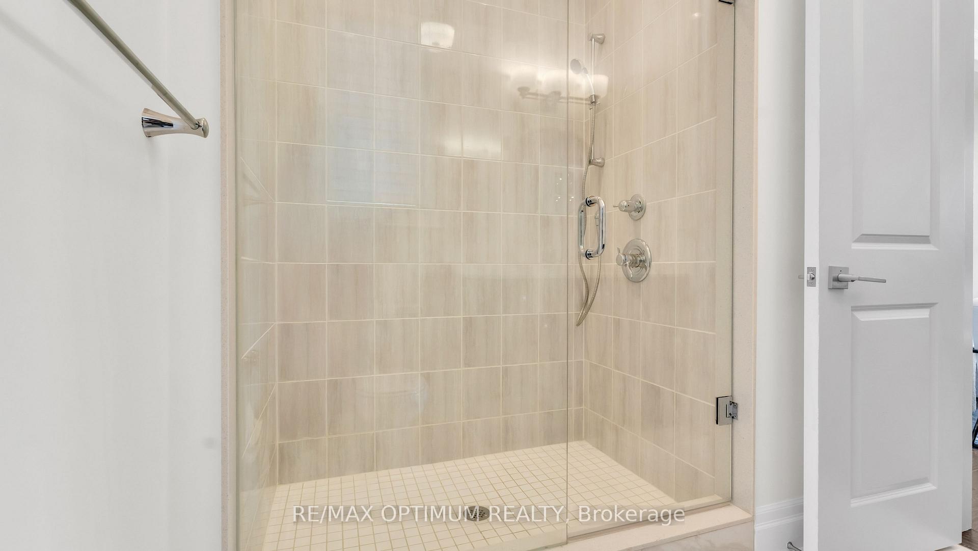 Photo 8 of 16 Settlers Field Road, Brampton, Credit Valley — HOMEH