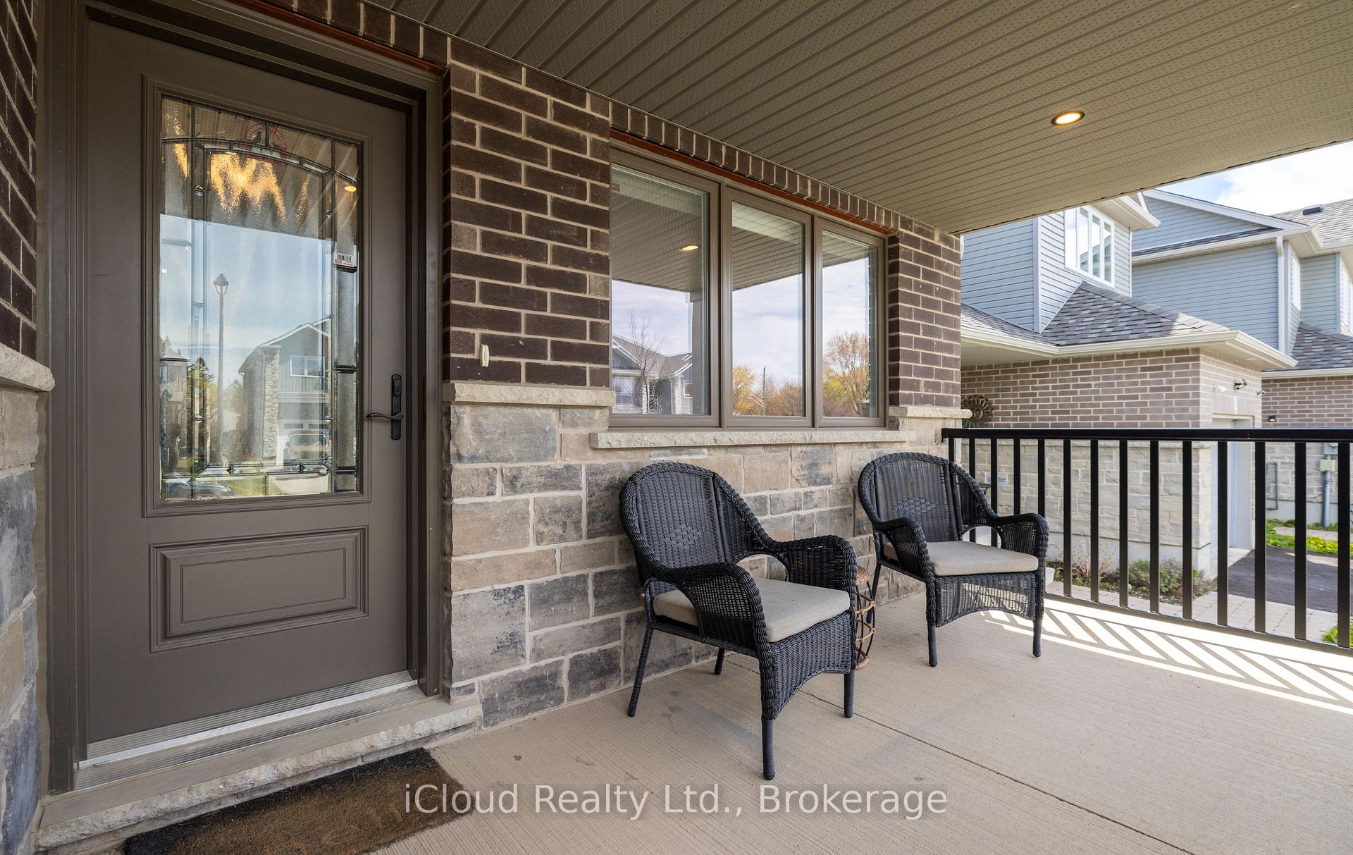 Photo 2 of 108 Stephenson Way, Minto — HOMEH
