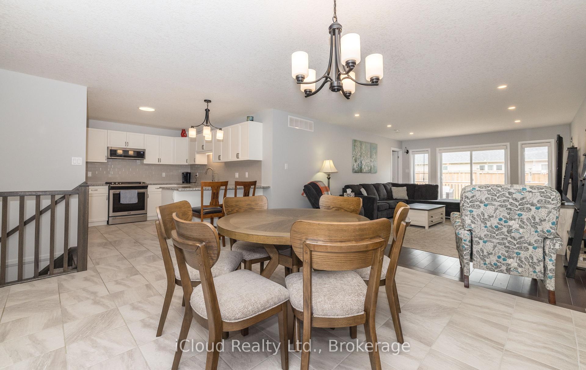 Photo 7 of 108 Stephenson Way, Minto — HOMEH