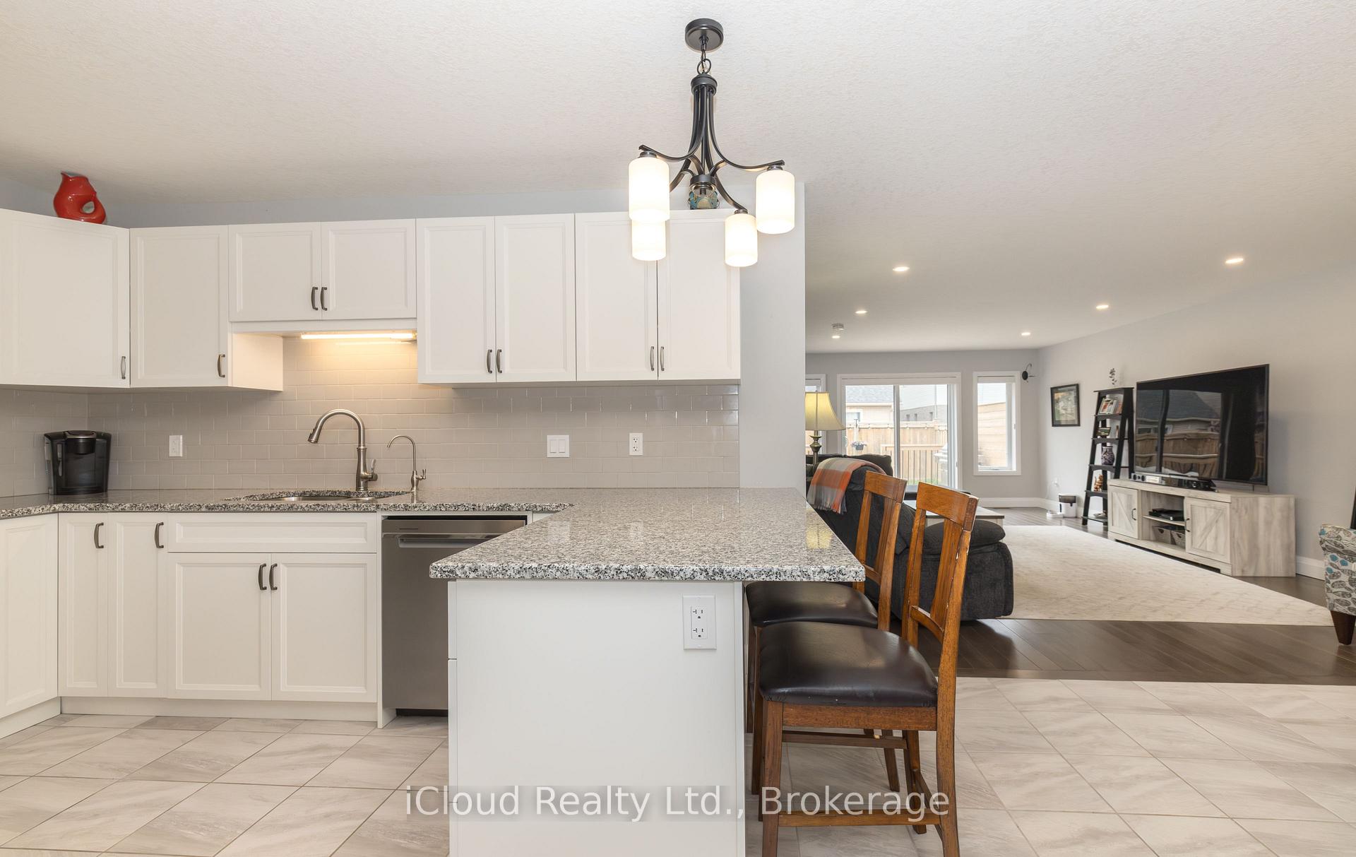 Photo 8 of 108 Stephenson Way, Minto — HOMEH