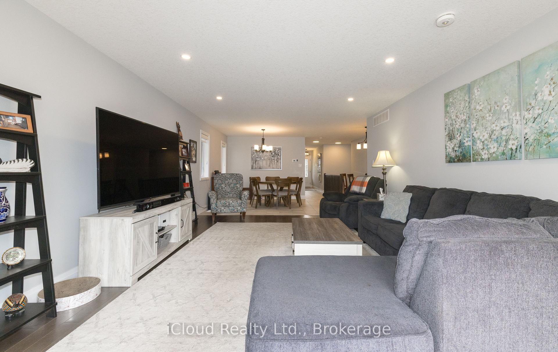 Photo 11 of 108 Stephenson Way, Minto — HOMEH