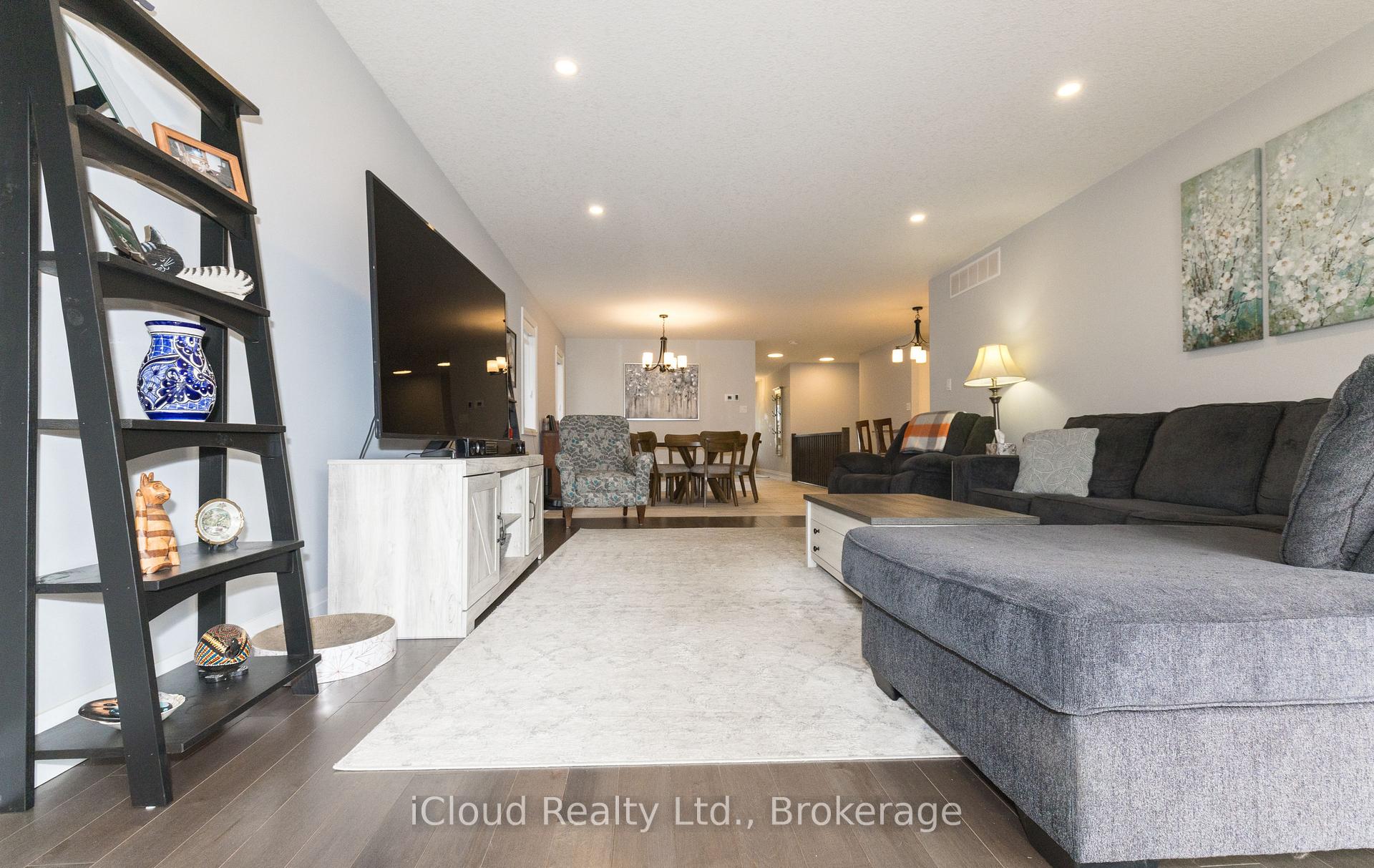 Photo 12 of 108 Stephenson Way, Minto — HOMEH