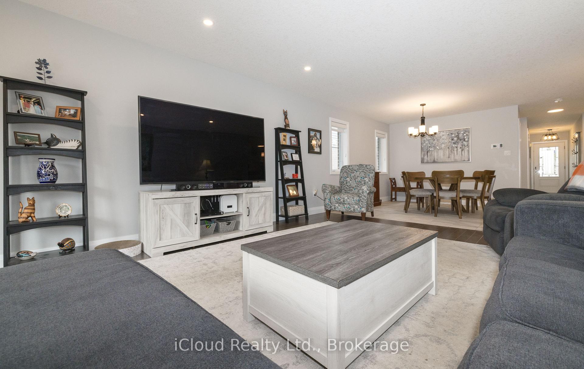 Photo 13 of 108 Stephenson Way, Minto — HOMEH