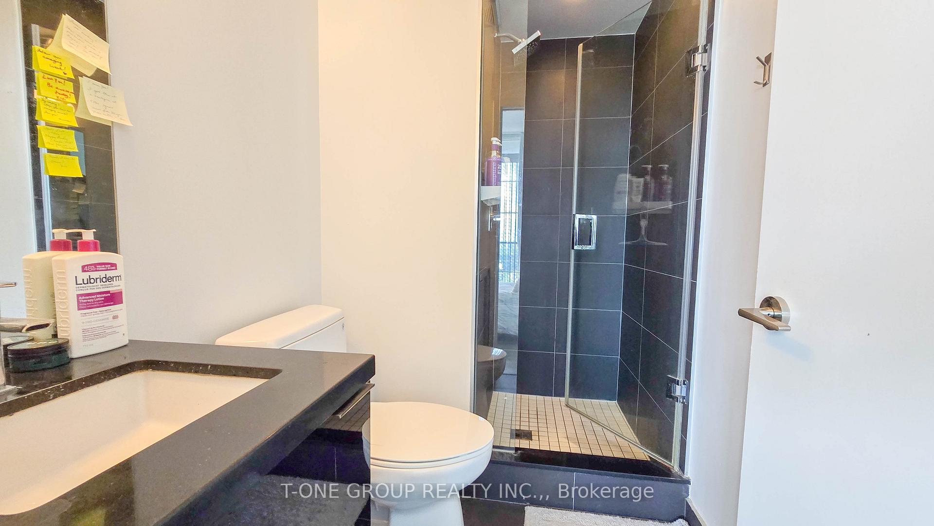 Photo 4 of Unit 4208, 8 Eglinton Avenue E, Toronto, Yonge-Eglinton — HOMEH