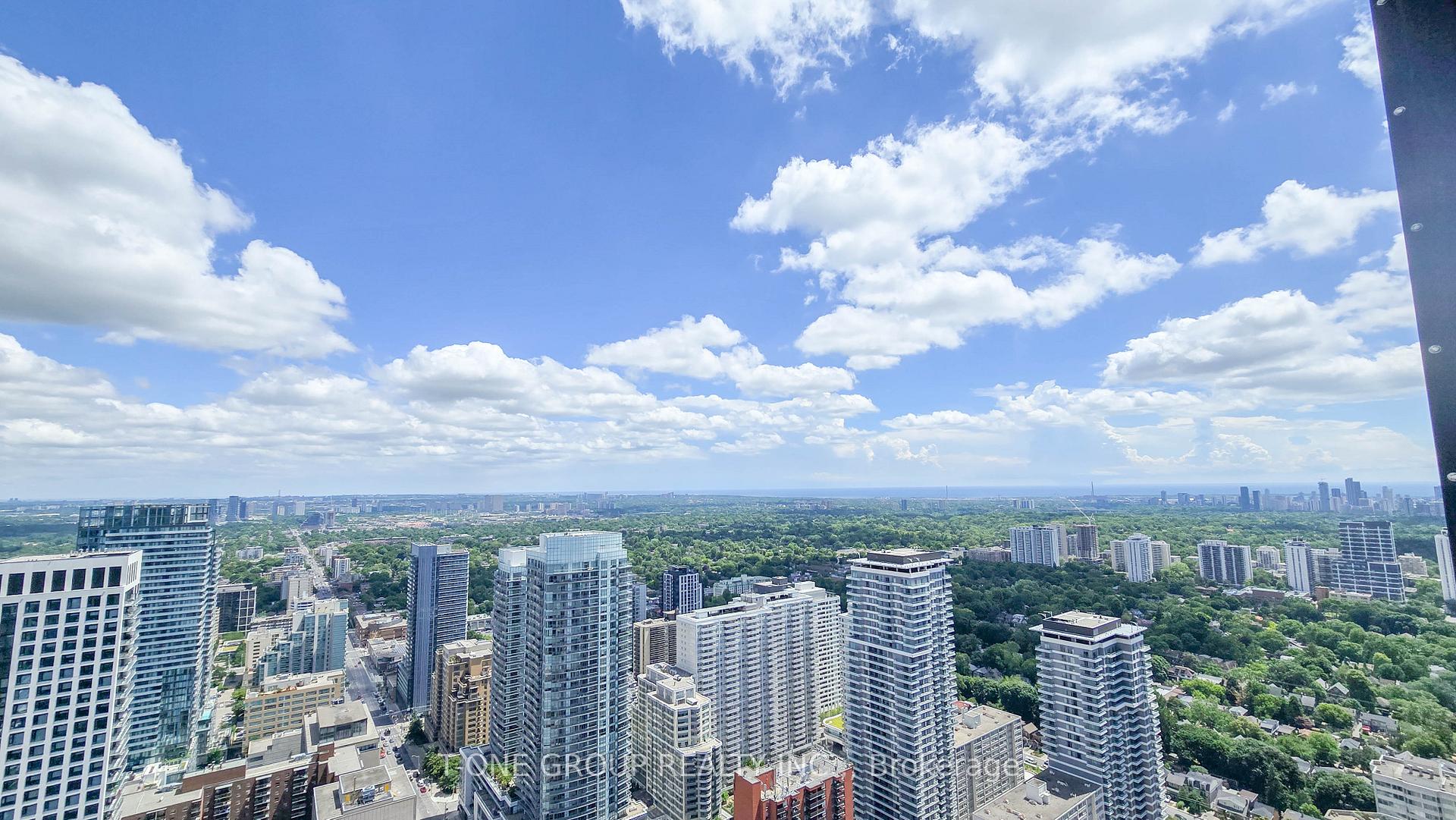 Photo 6 of Unit 4208, 8 Eglinton Avenue E, Toronto, Yonge-Eglinton — HOMEH