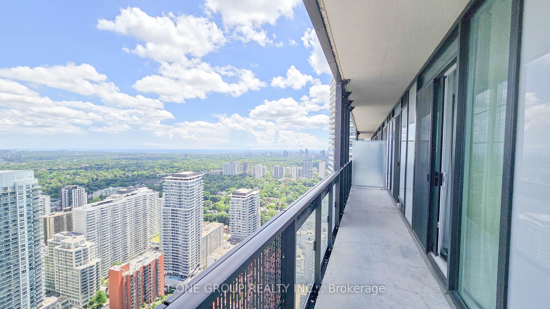 Photo 10 of Unit 4208, 8 Eglinton Avenue E, Toronto, Yonge-Eglinton — HOMEH
