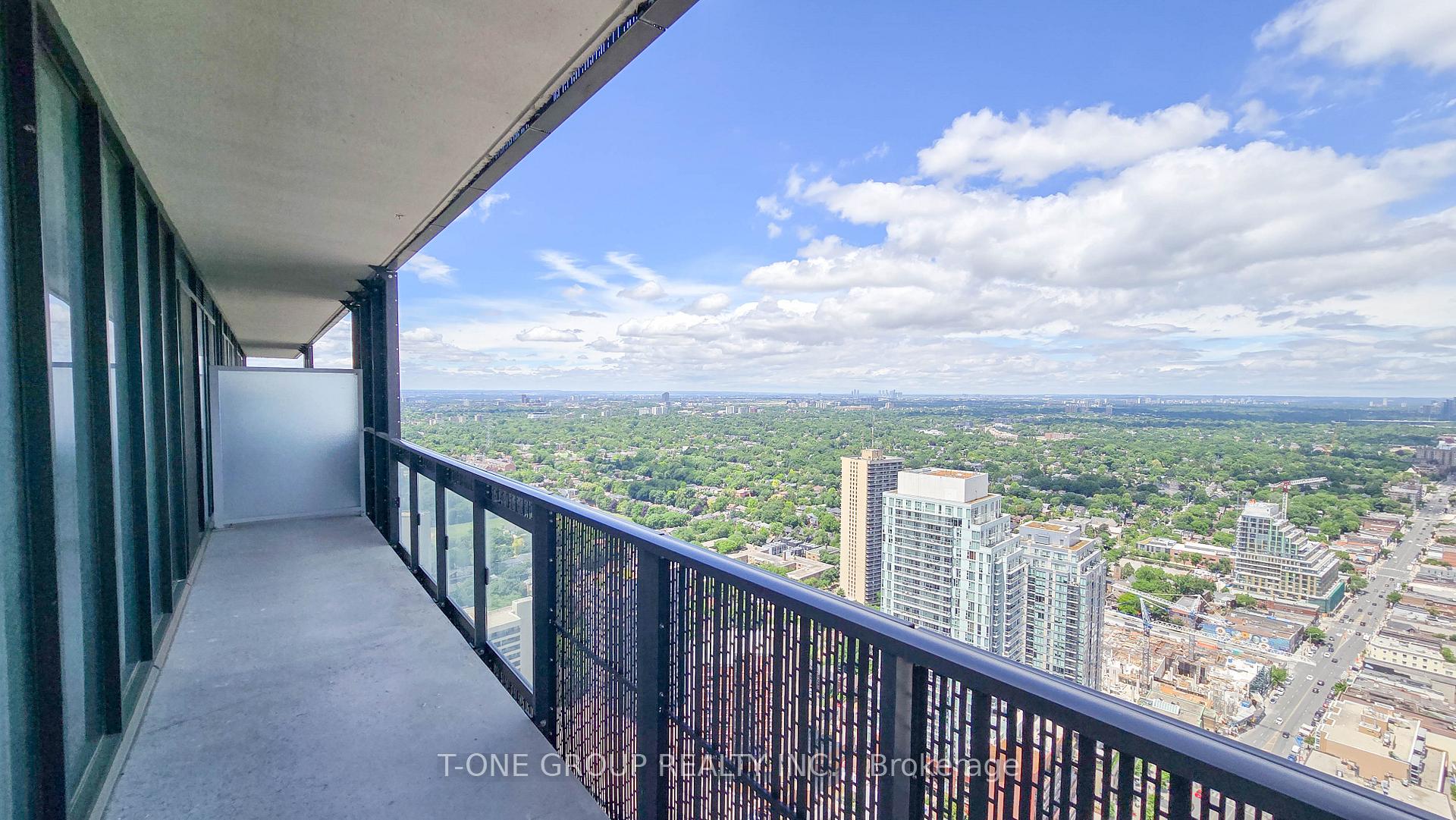 Photo 11 of Unit 4208, 8 Eglinton Avenue E, Toronto, Yonge-Eglinton — HOMEH