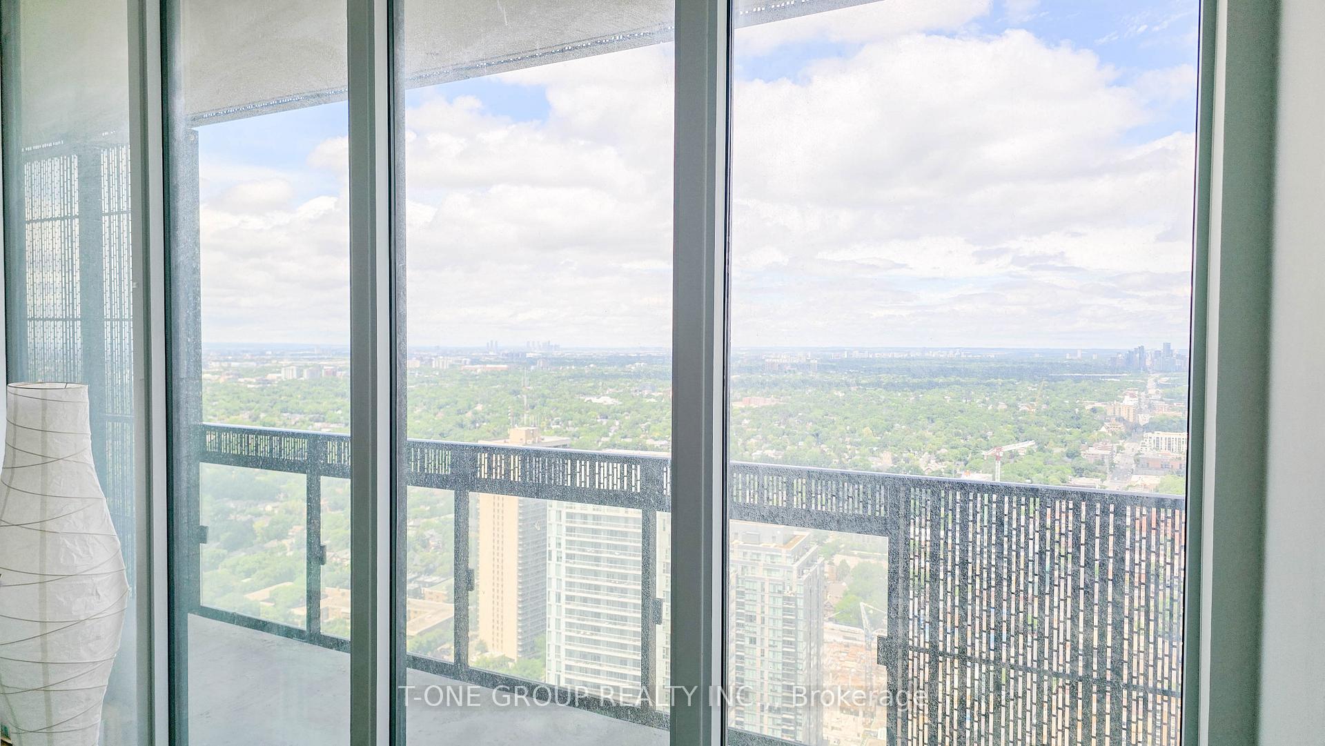 Photo 12 of Unit 4208, 8 Eglinton Avenue E, Toronto, Yonge-Eglinton — HOMEH