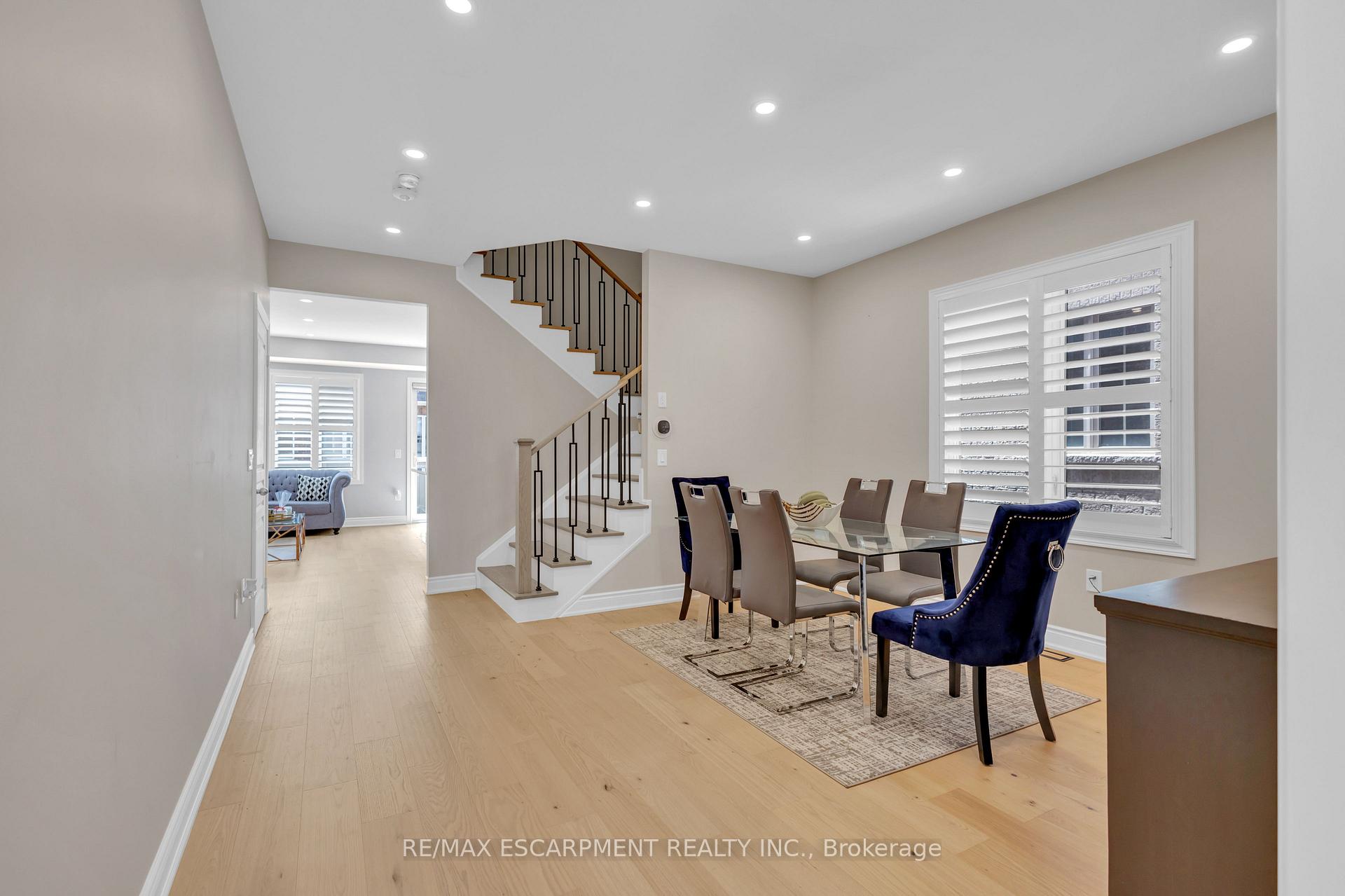 Photo 3 of 1454 Chretien Street, Milton, Ford — HOMEH