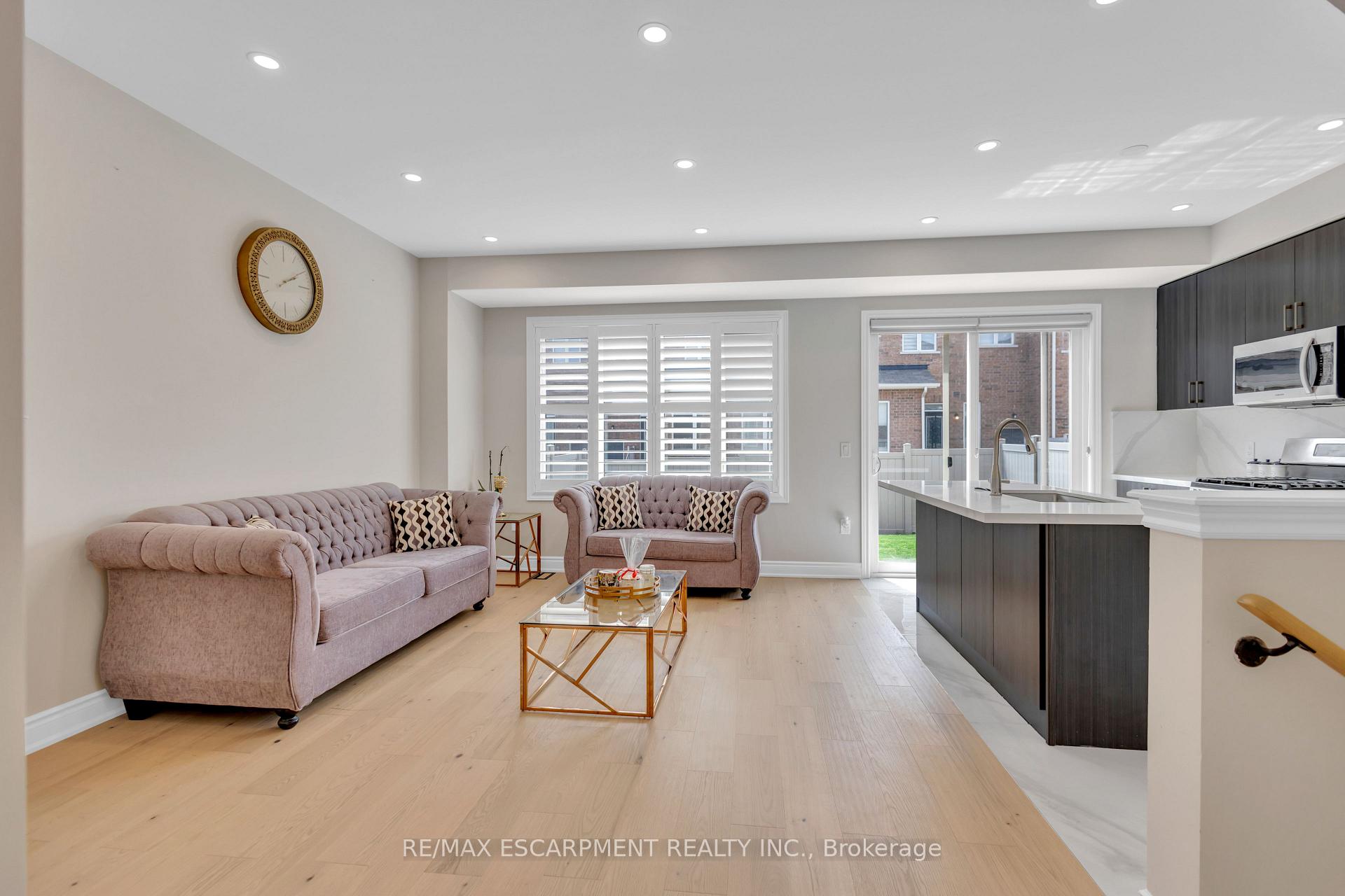 Photo 6 of 1454 Chretien Street, Milton, Ford — HOMEH
