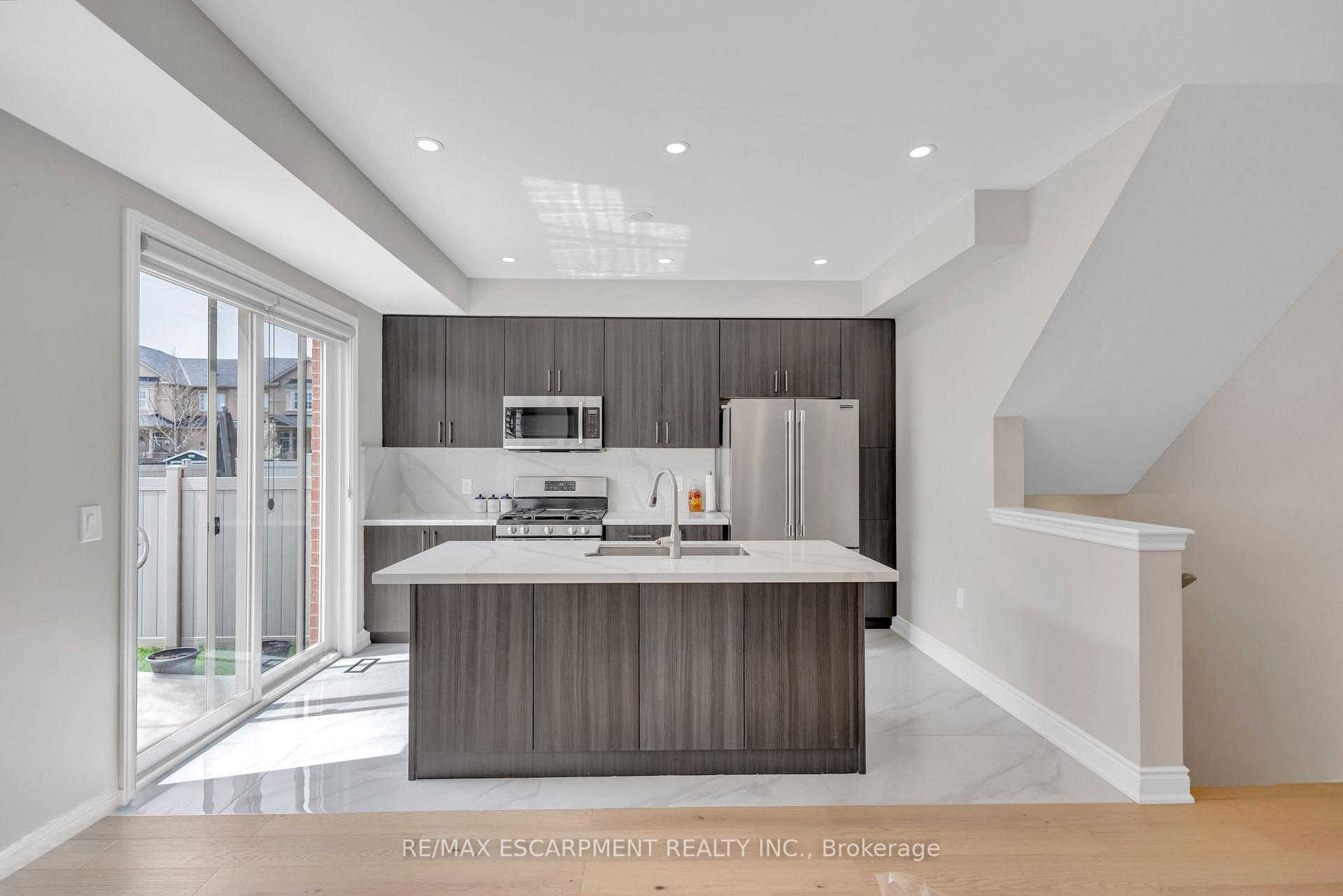 Photo 9 of 1454 Chretien Street, Milton, Ford — HOMEH