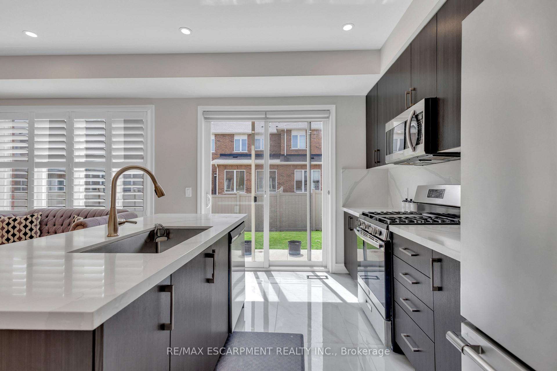 Photo 11 of 1454 Chretien Street, Milton, Ford — HOMEH