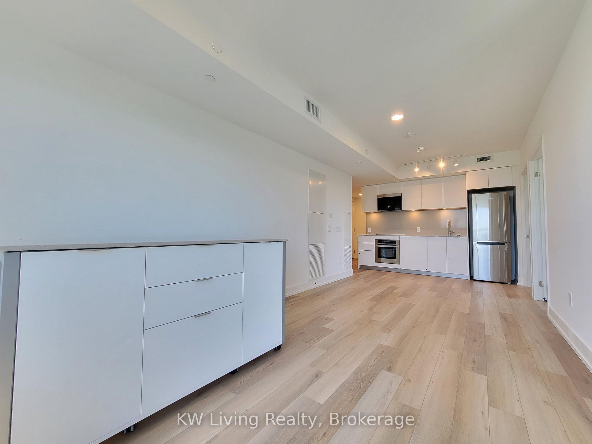 Photo 2 of Unit 819, 8 Cedarland Drive, Markham, Unionville — HOMEH