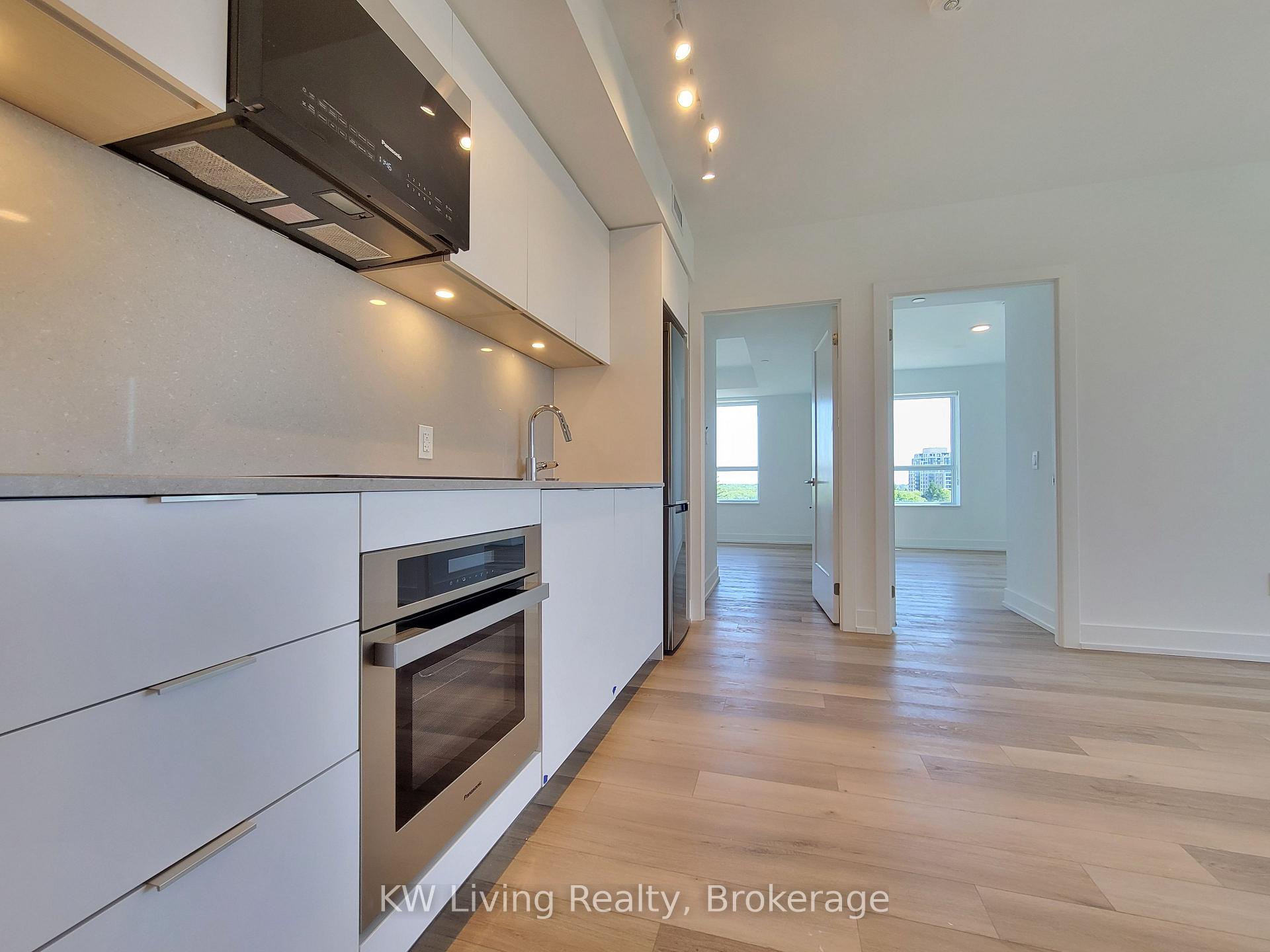 Photo 4 of Unit 819, 8 Cedarland Drive, Markham, Unionville — HOMEH