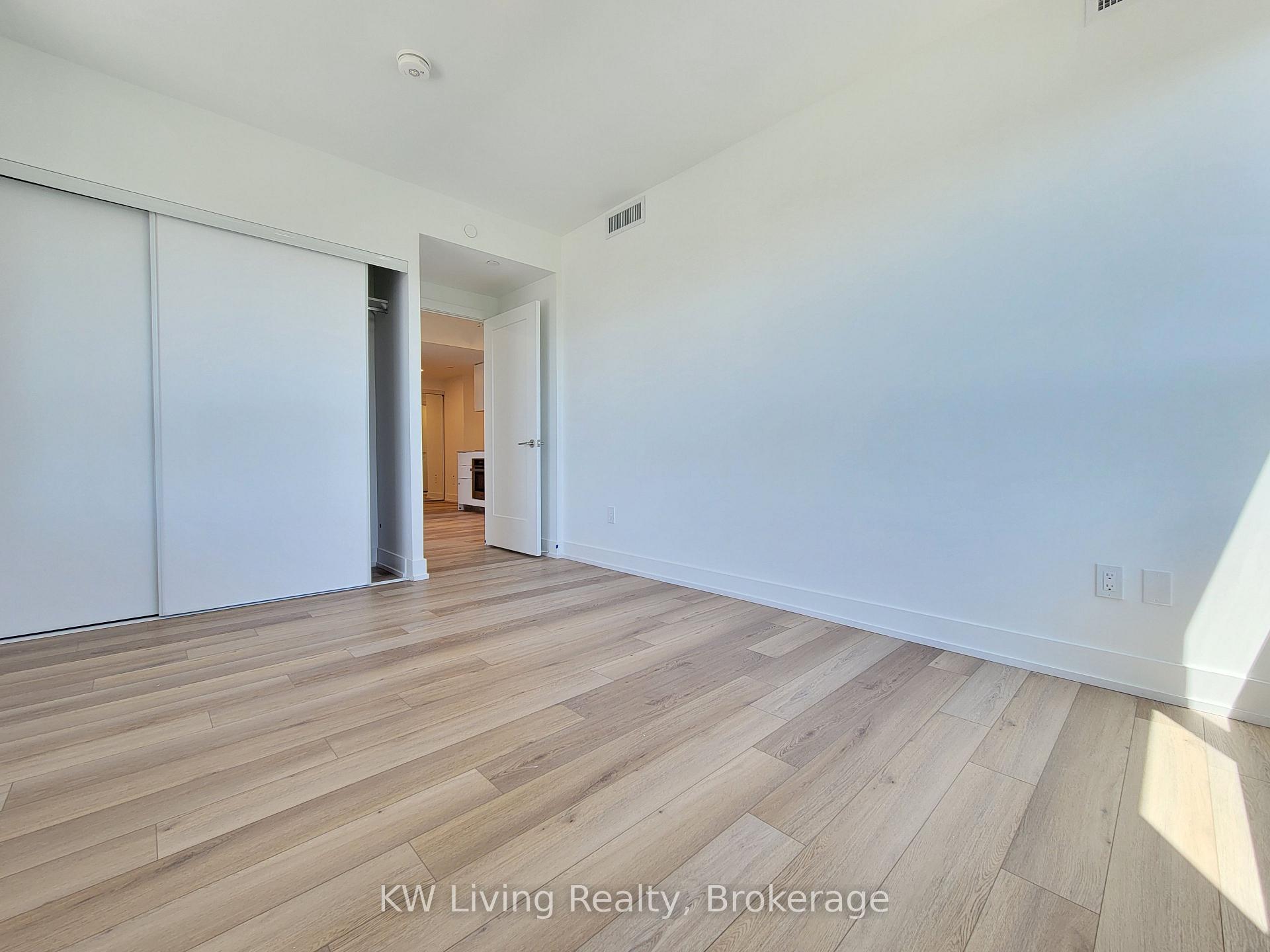 Photo 6 of Unit 819, 8 Cedarland Drive, Markham, Unionville — HOMEH