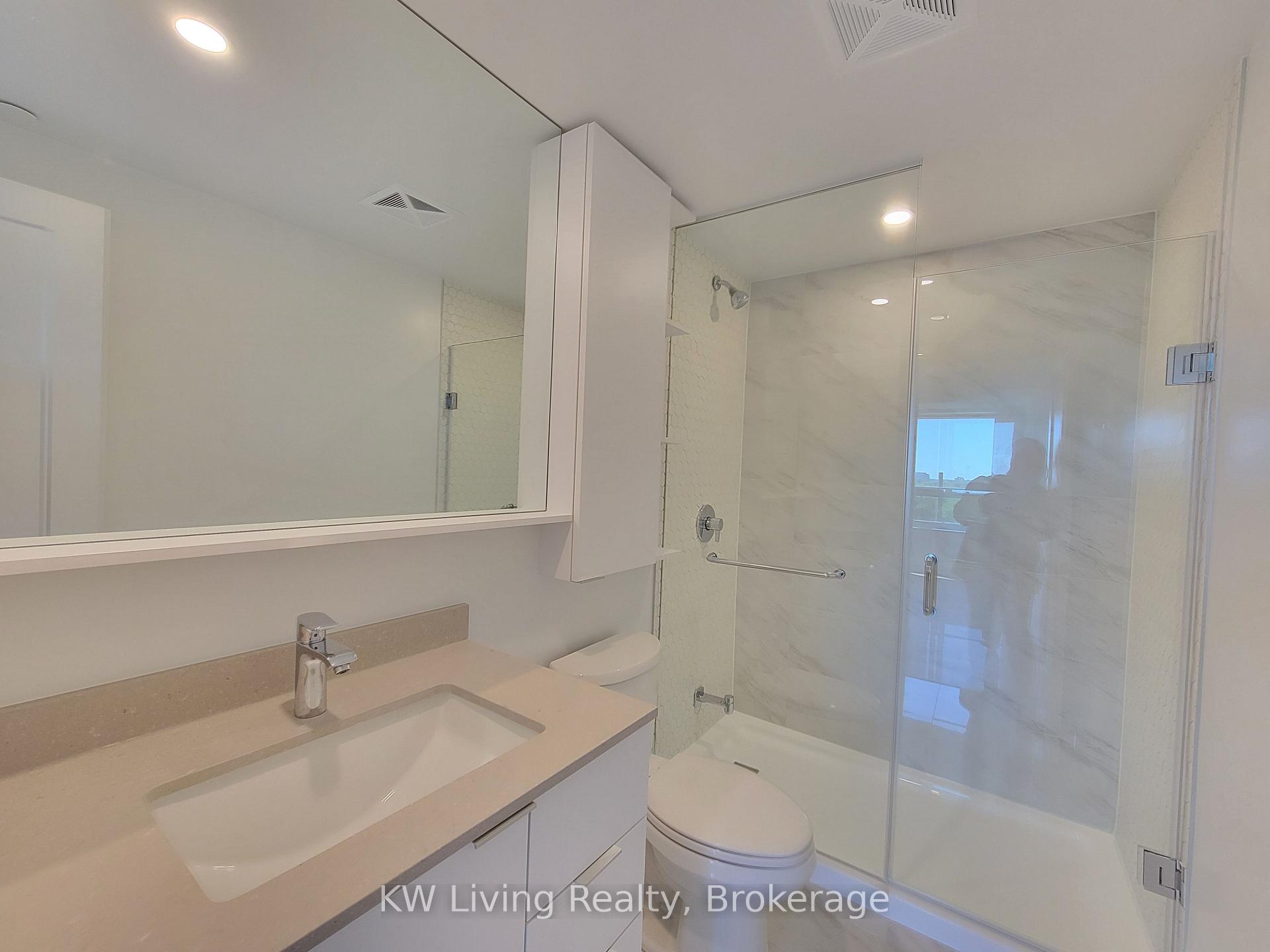 Photo 10 of Unit 819, 8 Cedarland Drive, Markham, Unionville — HOMEH