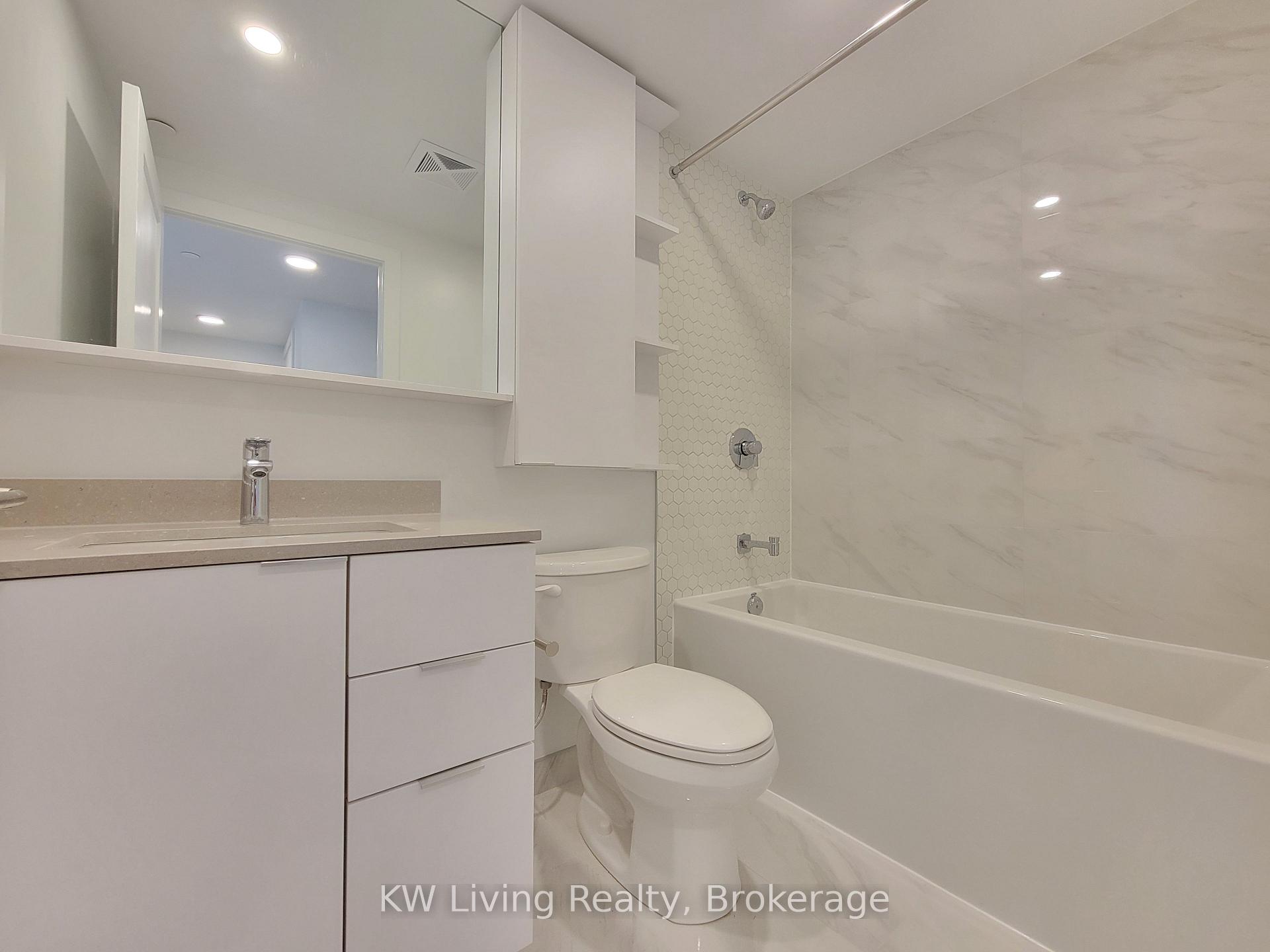Photo 13 of Unit 819, 8 Cedarland Drive, Markham, Unionville — HOMEH