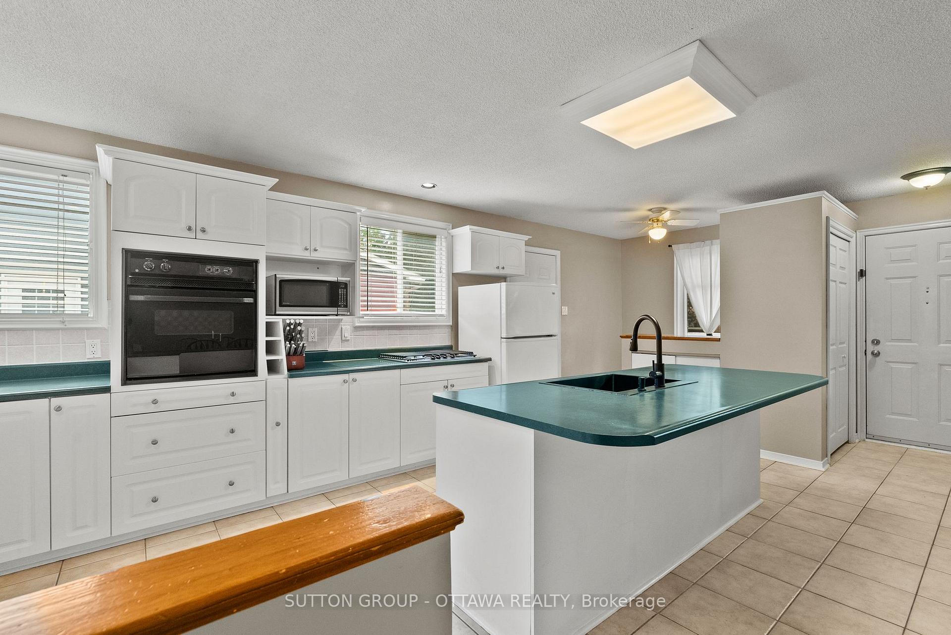 Photo 7 of 20 Spearman Lane, Ottawa, Kanata - Glencairn/Hazeldean — HOMEH