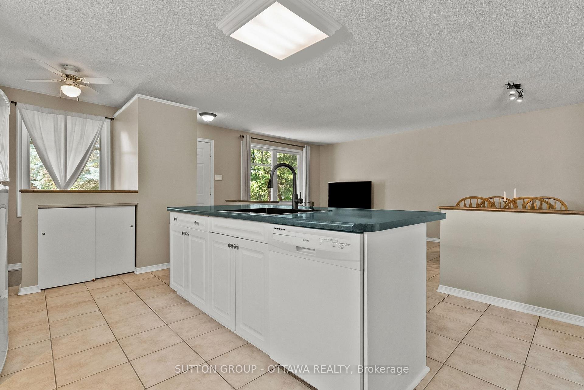 Photo 9 of 20 Spearman Lane, Ottawa, Kanata - Glencairn/Hazeldean — HOMEH