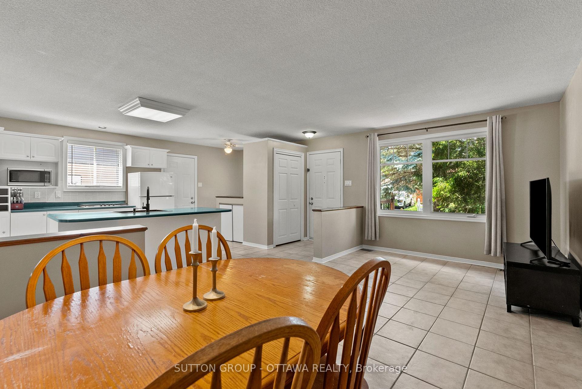 Photo 11 of 20 Spearman Lane, Ottawa, Kanata - Glencairn/Hazeldean — HOMEH