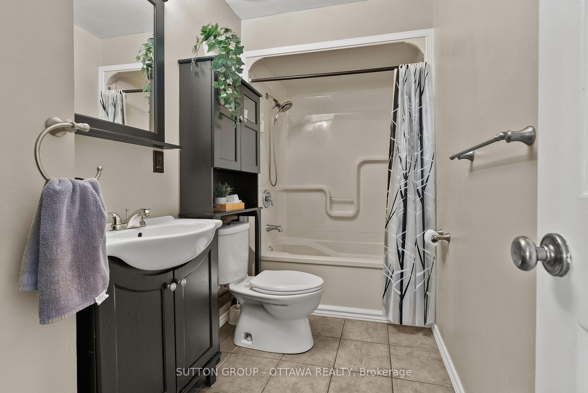Photo 18 of 20 Spearman Lane, Ottawa, Kanata - Glencairn/Hazeldean — HOMEH
