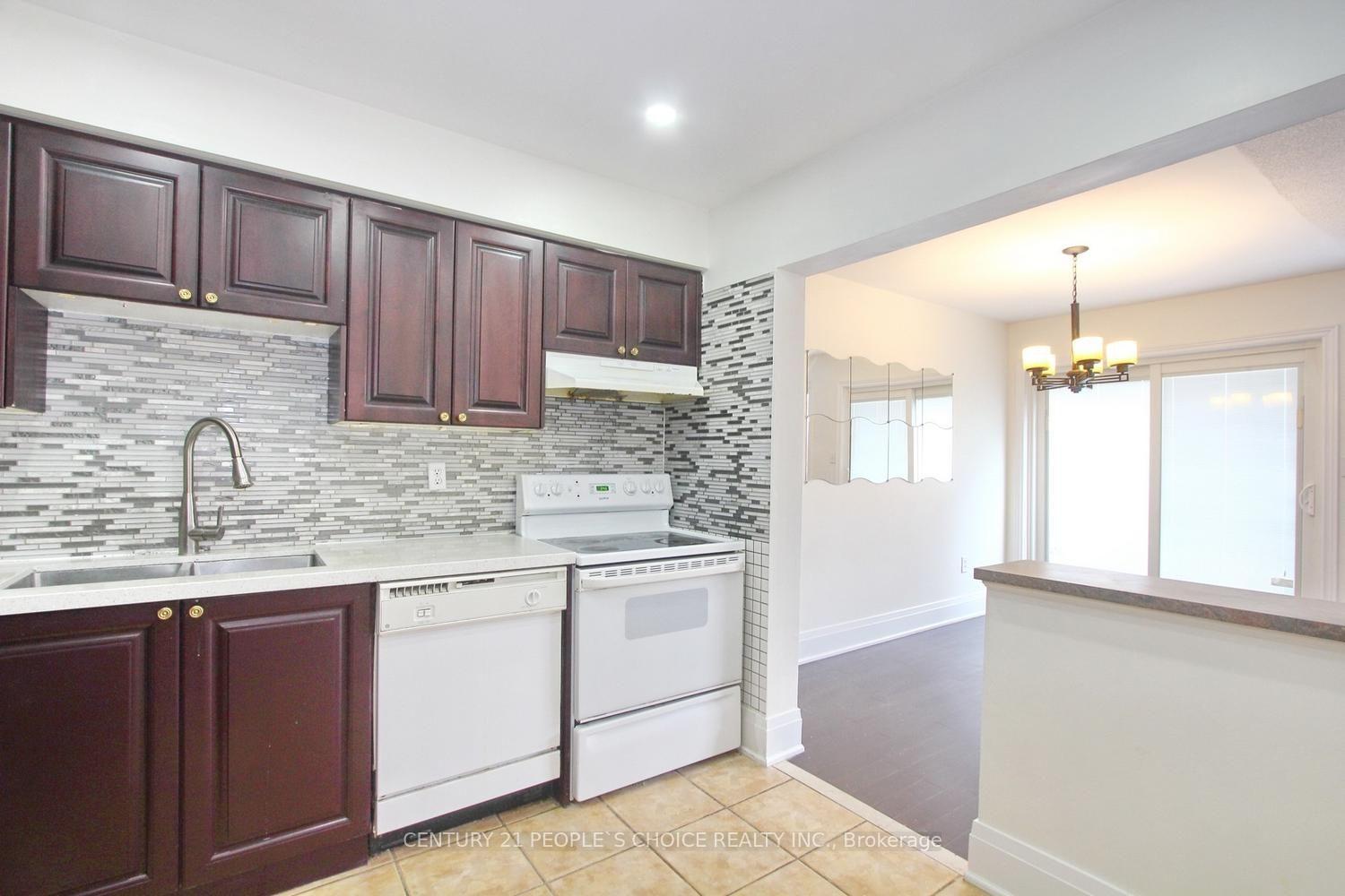 Photo 4 of 23 Dusty Star Drive, Brampton, Sandringham-Wellington — HOMEH