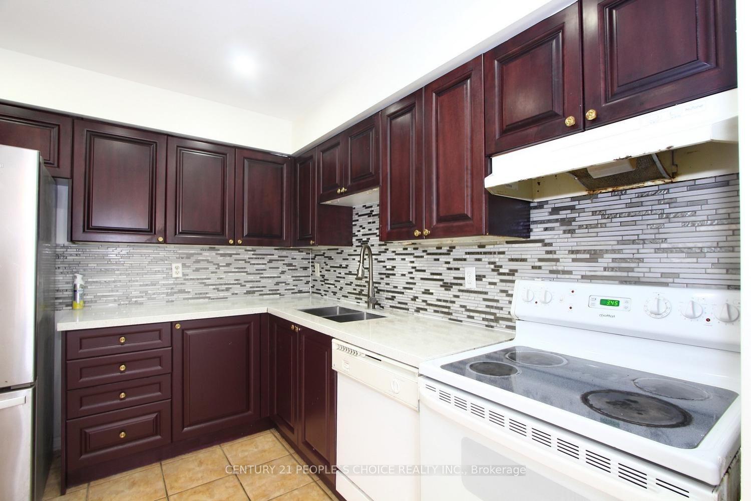 Photo 5 of 23 Dusty Star Drive, Brampton, Sandringham-Wellington — HOMEH
