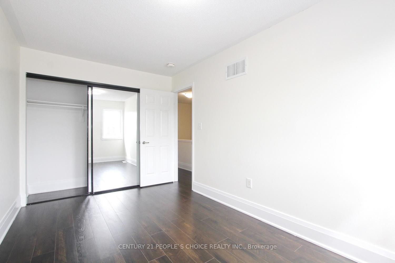 Photo 11 of 23 Dusty Star Drive, Brampton, Sandringham-Wellington — HOMEH