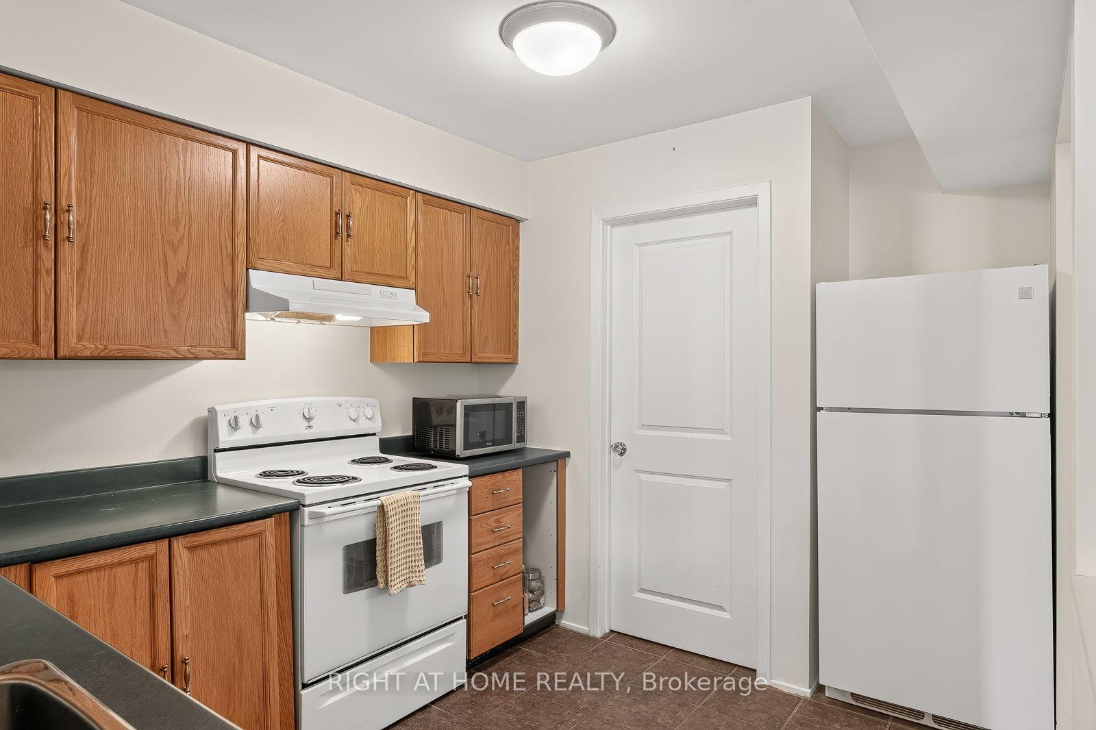Photo 10 of Unit 15, 6B Shehyn Lane, Ottawa, Tanglewood — HOMEH