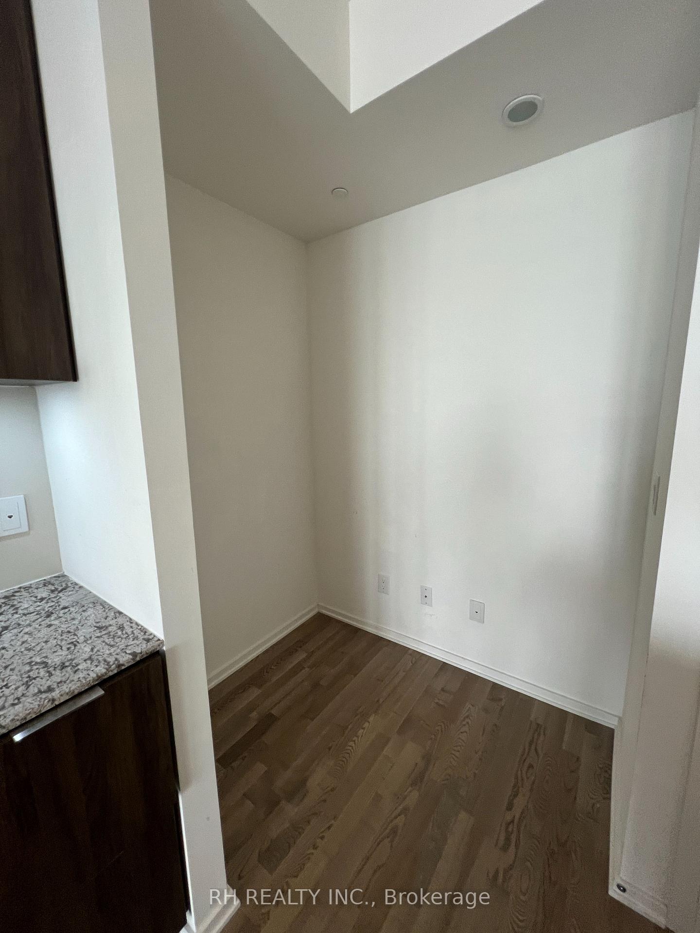 Photo 7 of Unit 3205, 1 Bloor Street E, Toronto, Church-Yonge Corridor — HOMEH