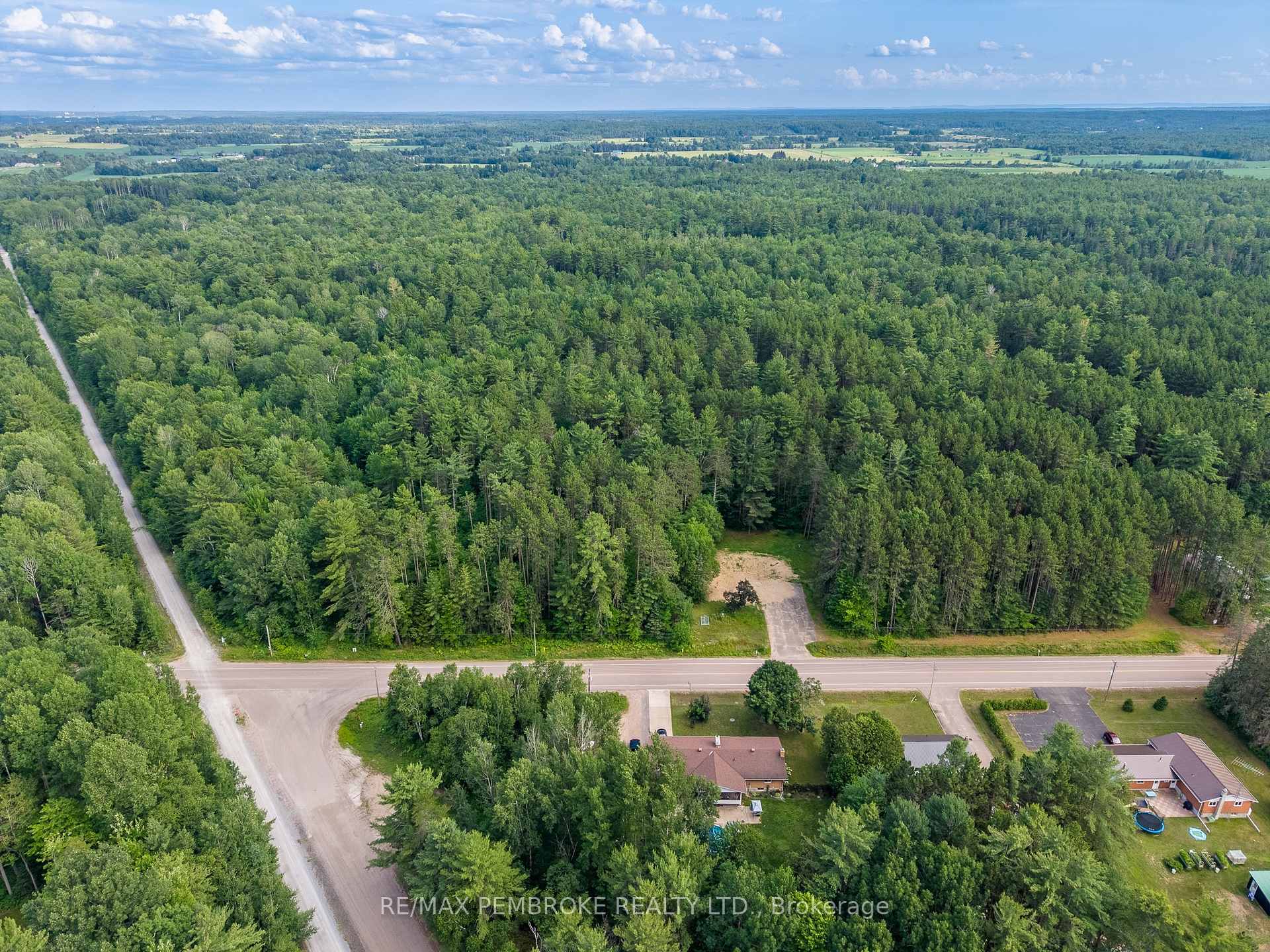 Photo 1 of 121 Achray Road, Laurentian Valley, Laurentian Valley — HOMEH