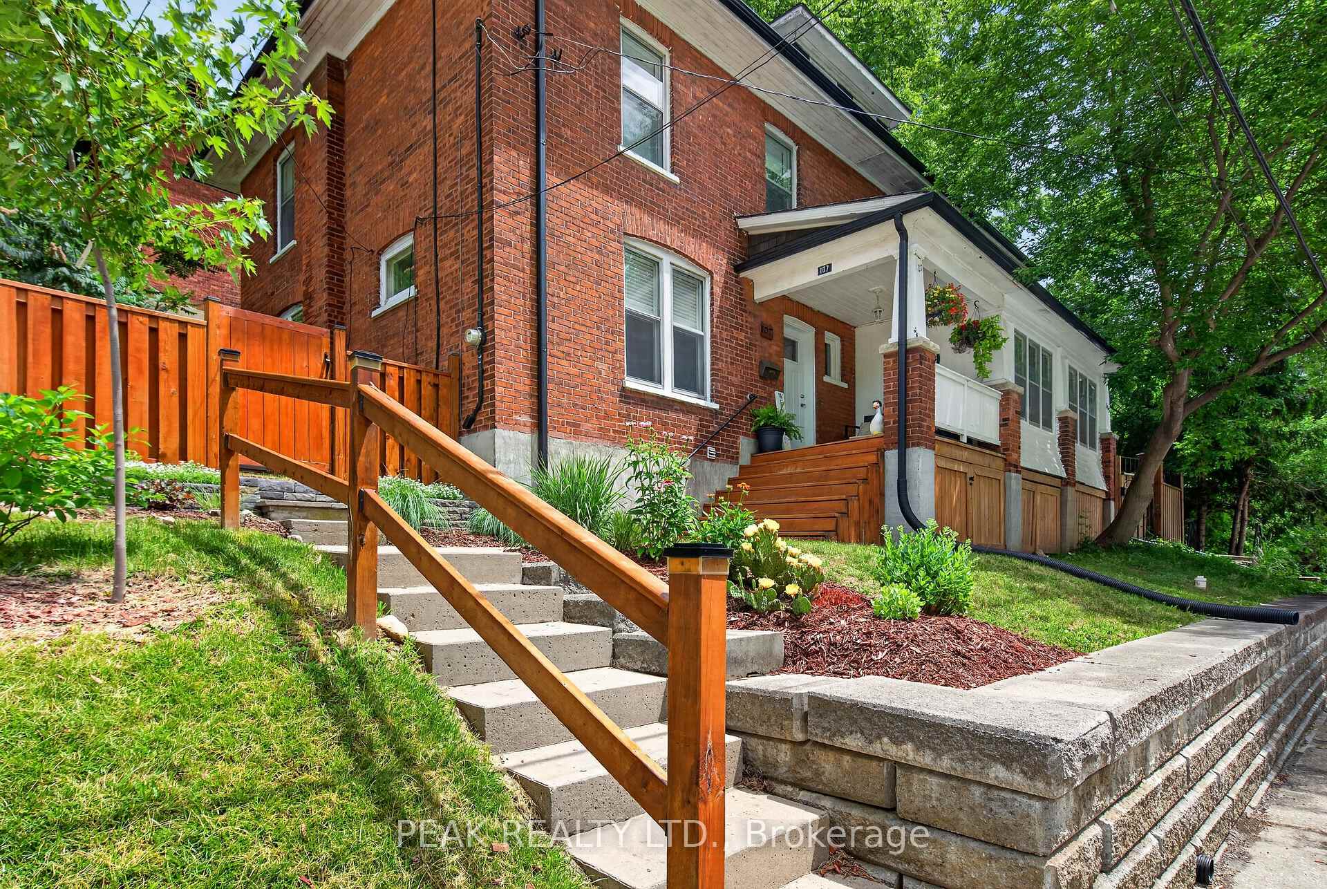 Photo 2 of 107 West River Street, Brant, Paris — HOMEH