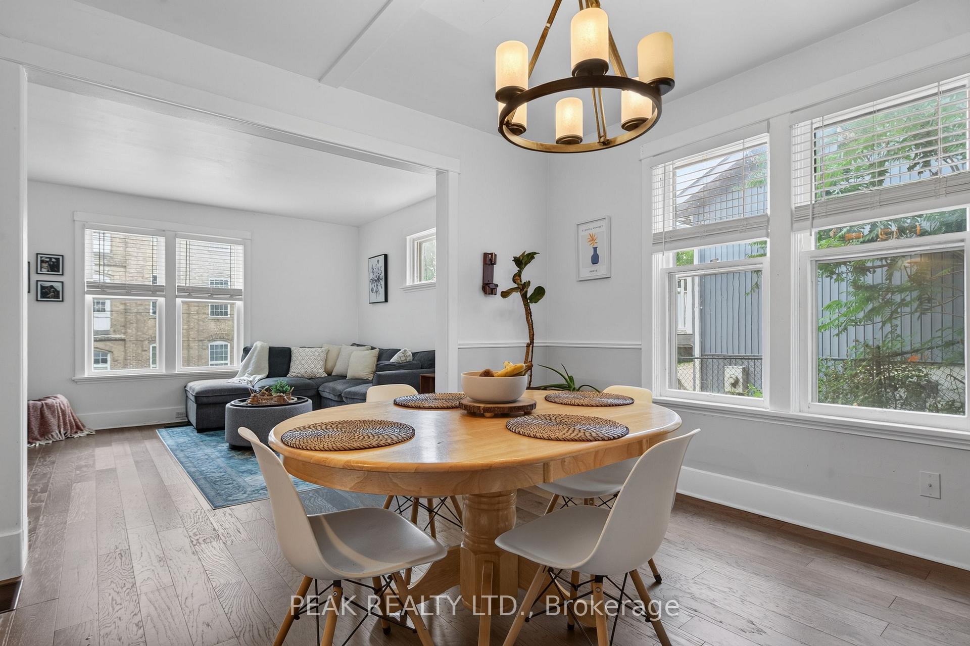 Photo 15 of 107 West River Street, Brant, Paris — HOMEH