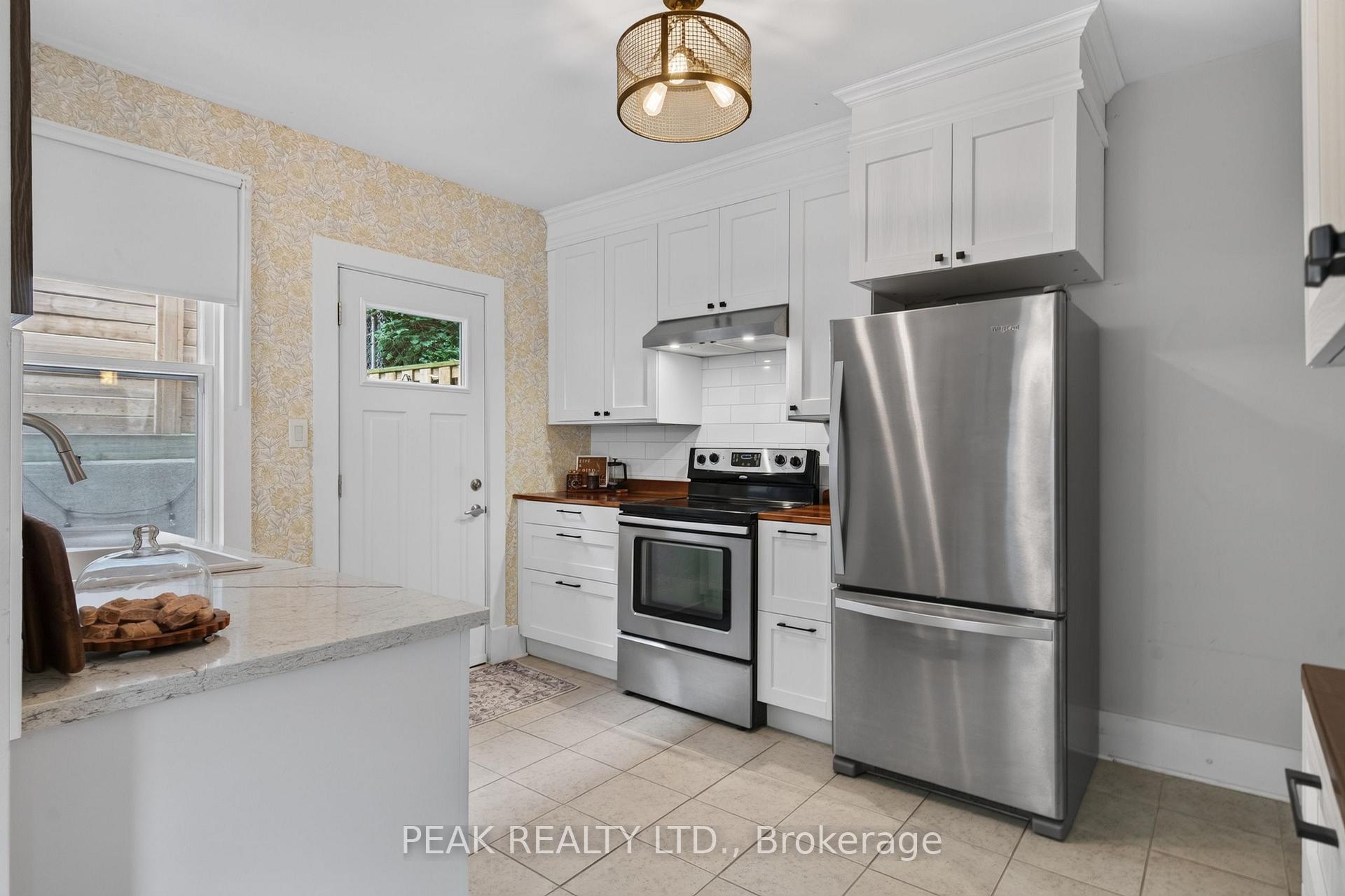Photo 17 of 107 West River Street, Brant, Paris — HOMEH