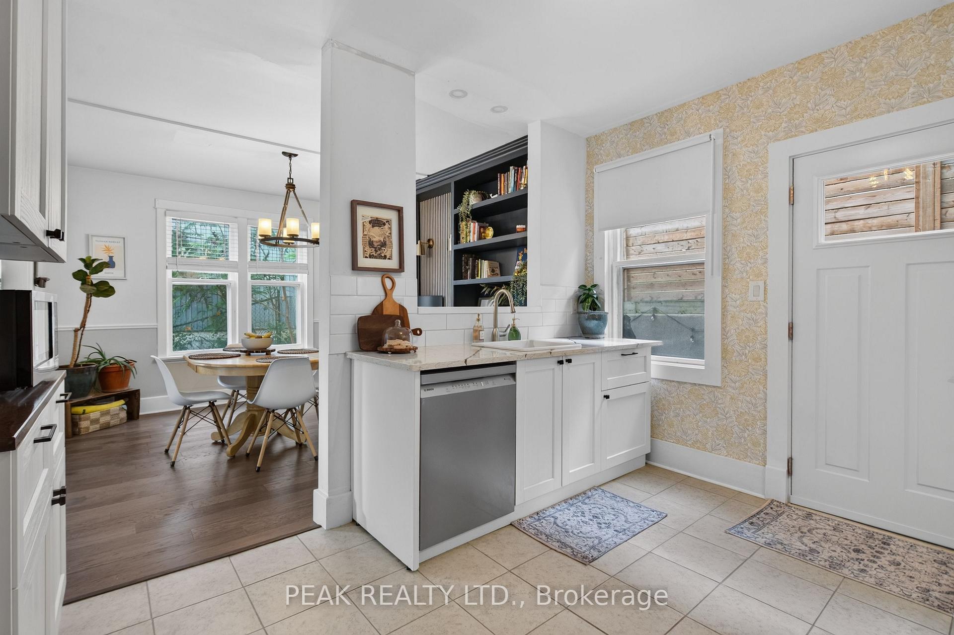 Photo 19 of 107 West River Street, Brant, Paris — HOMEH